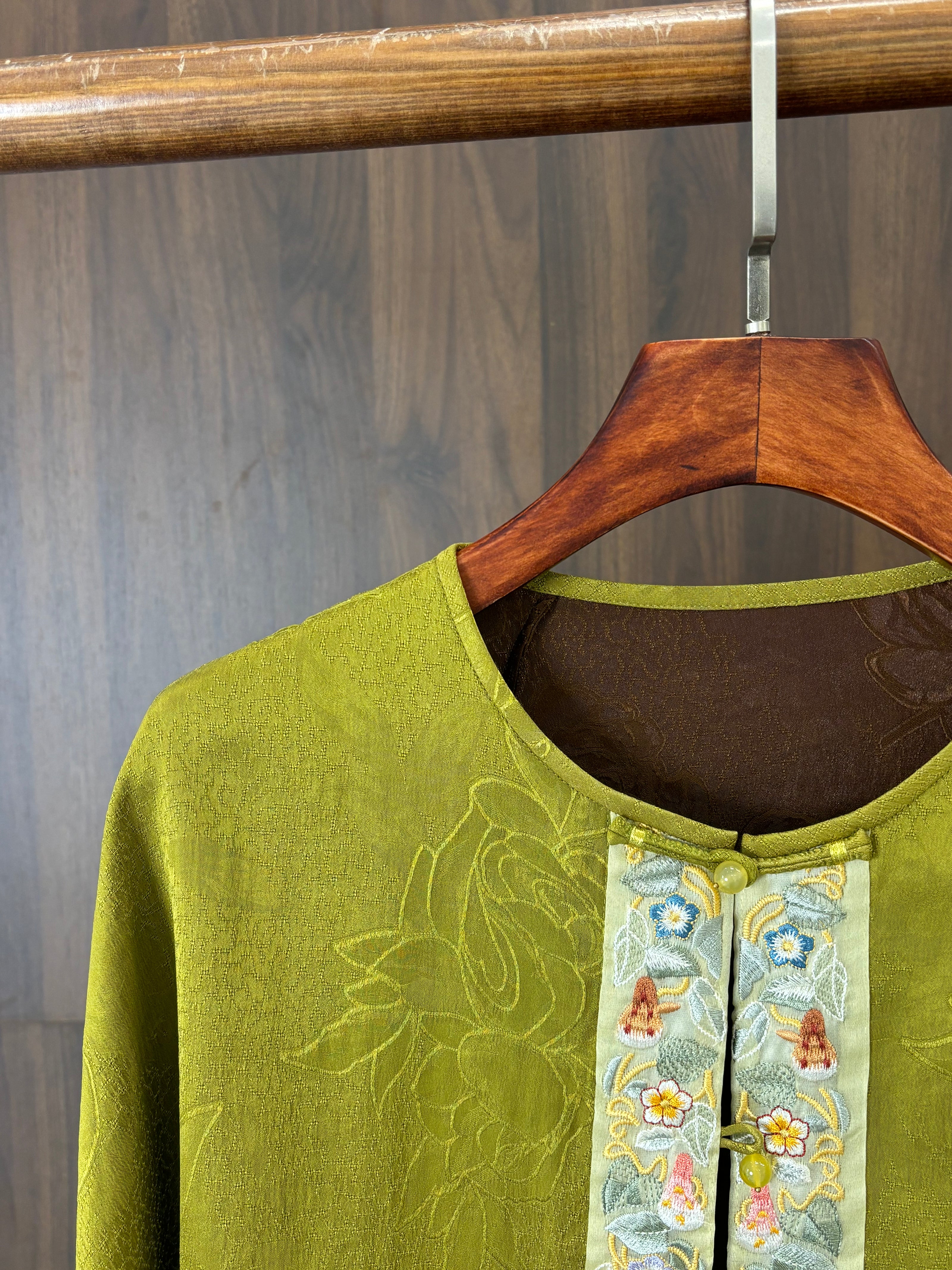 綠色香雲紗刺繡上衣 Green Xiangyunsha Tulle Embroidered Top - Luxe Orienta CO., LIMITED