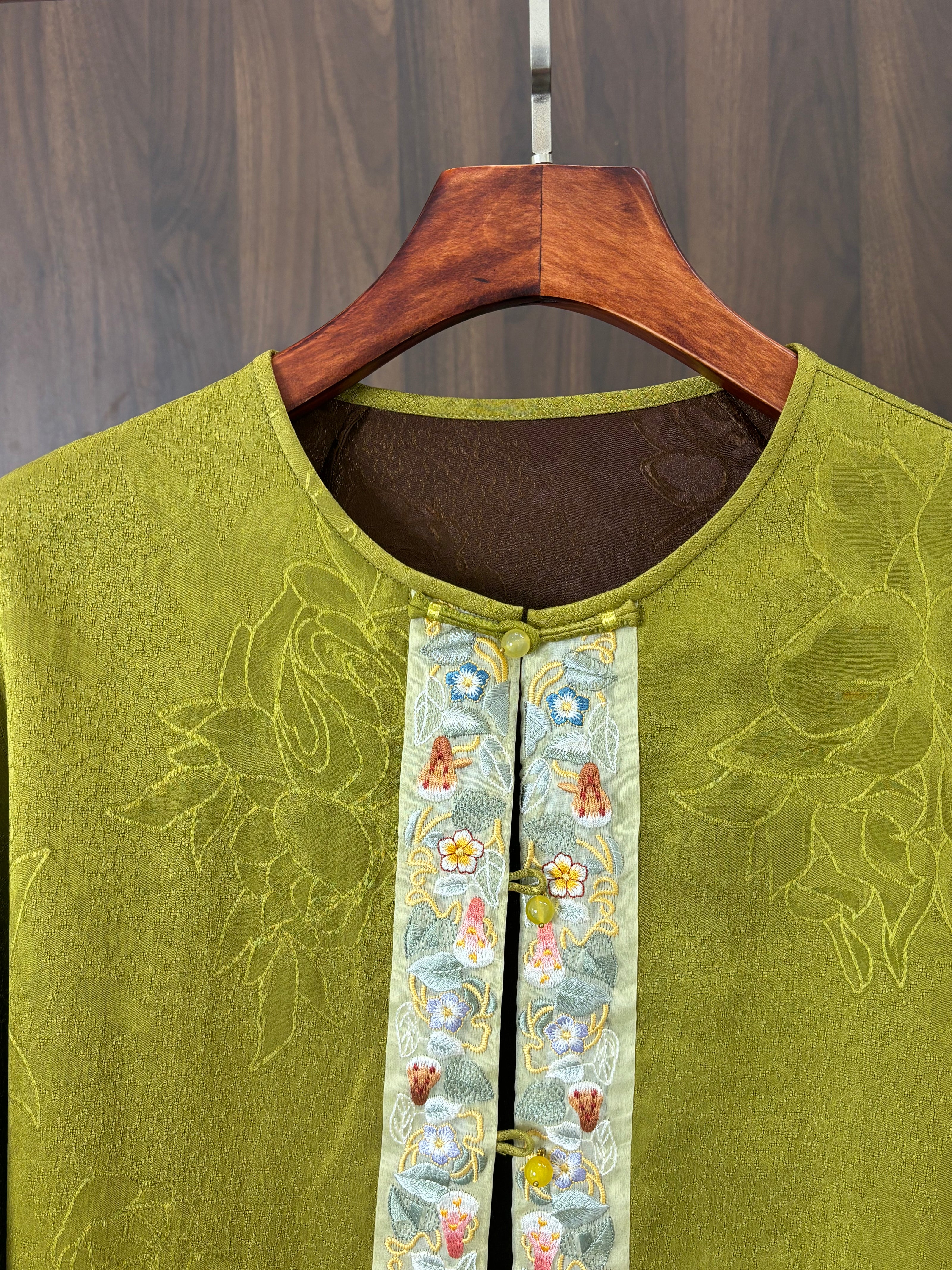 綠色香雲紗刺繡上衣 Green Xiangyunsha Tulle Embroidered Top - Luxe Orienta CO., LIMITED