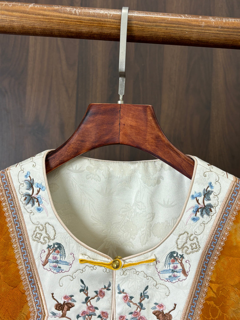 黃色宋錦刺繡雙面穿馬甲 Yellow Songjin Embroidered Reversible Vest - Luxe Orienta CO., LIMITED