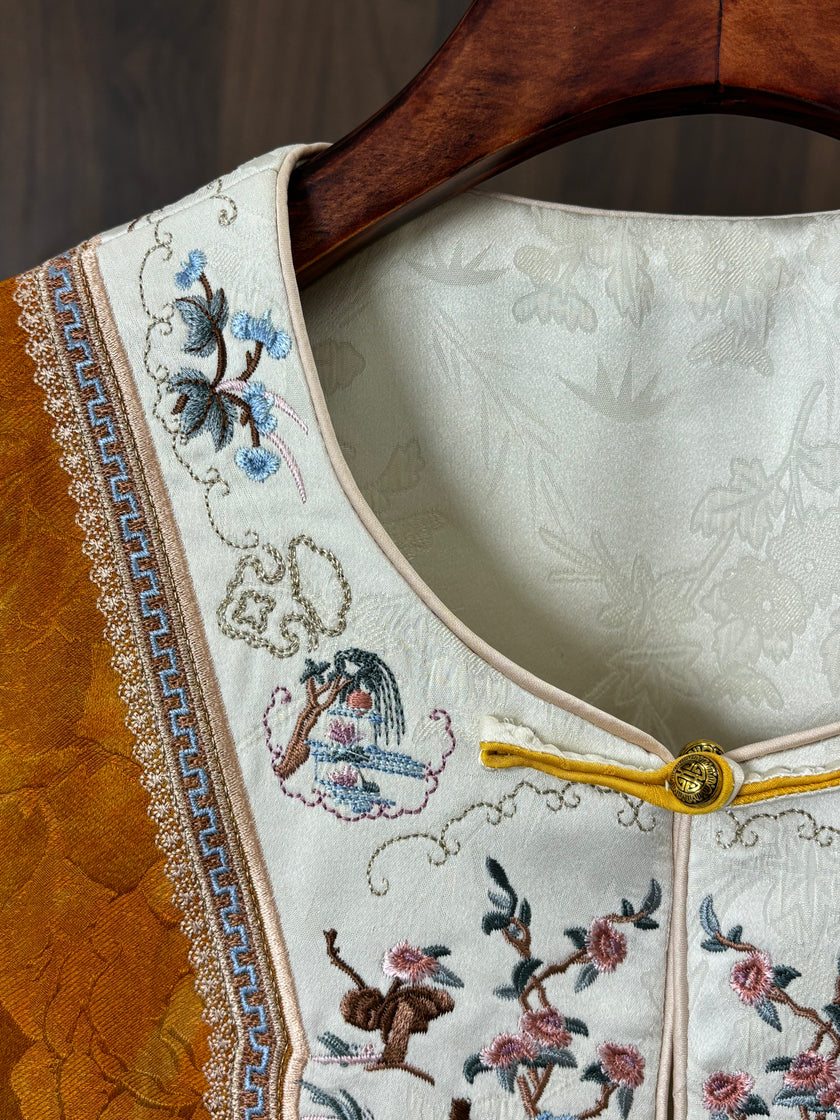 黃色宋錦刺繡雙面穿馬甲 Yellow Songjin Embroidered Reversible Vest - Luxe Orienta CO., LIMITED
