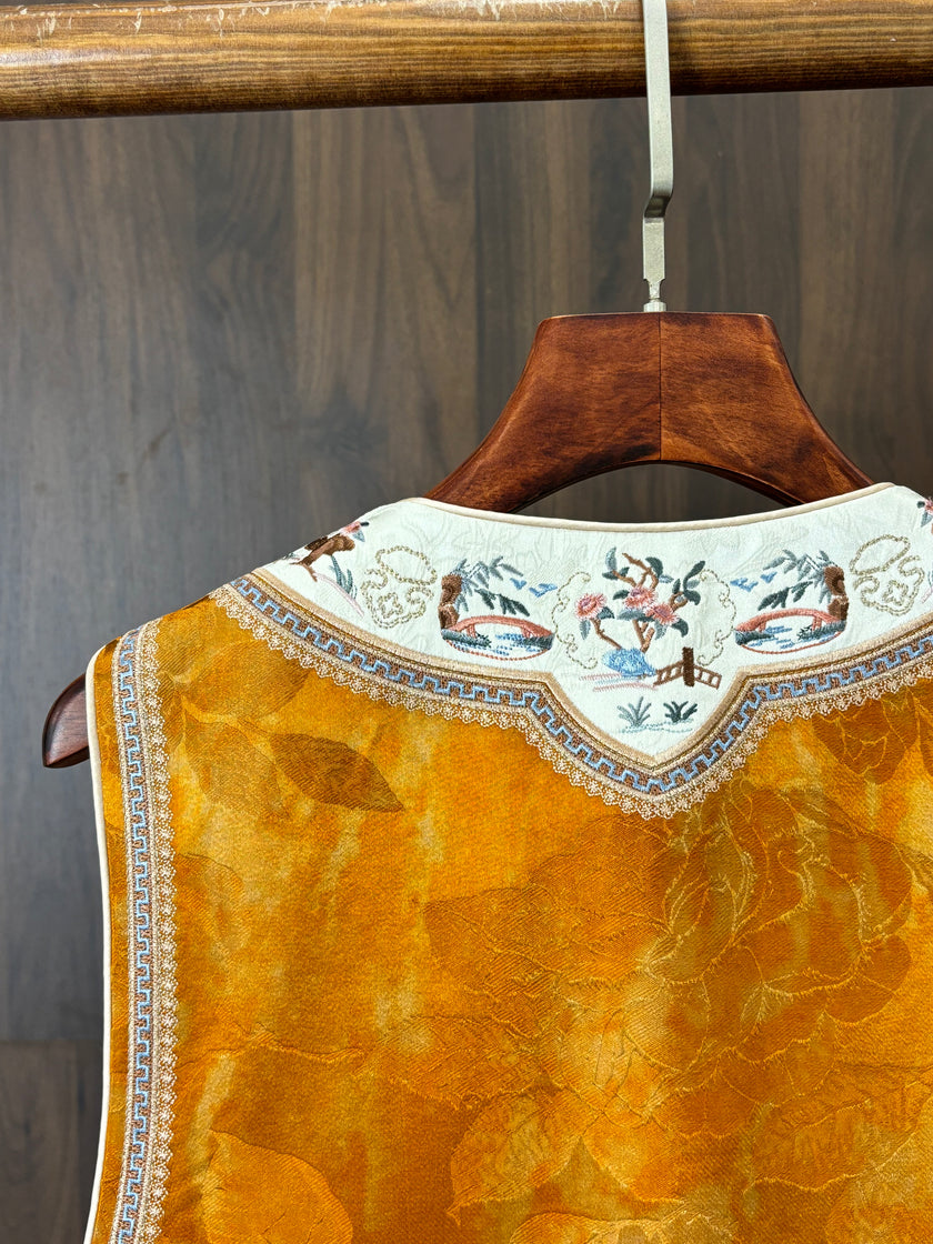 黃色宋錦刺繡雙面穿馬甲 Yellow Songjin Embroidered Reversible Vest - Luxe Orienta CO., LIMITED
