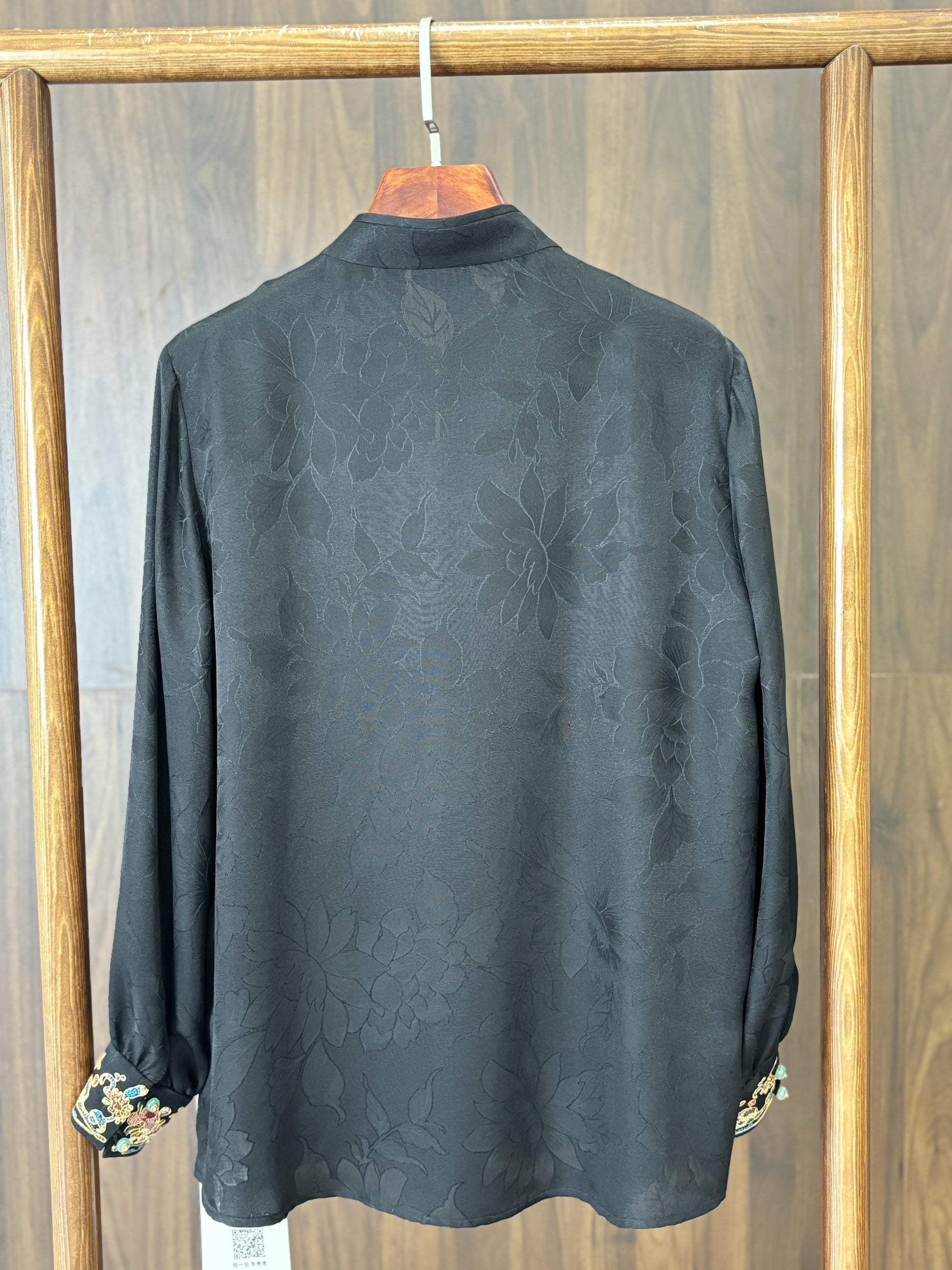 黑色桑蠶絲上衣 Black Silk Top - Luxe Orienta CO., LIMITED