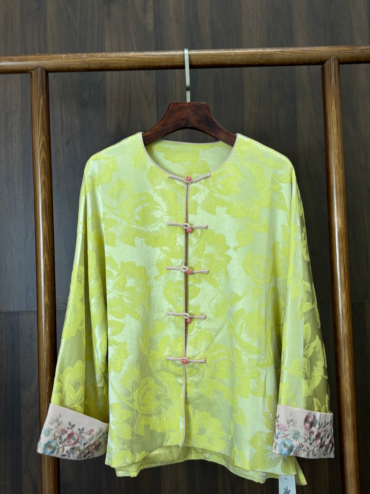 黃色蠶絲刺繡外套 Yellow Silk Embroidered Jacket - Luxe Orienta CO., LIMITED
