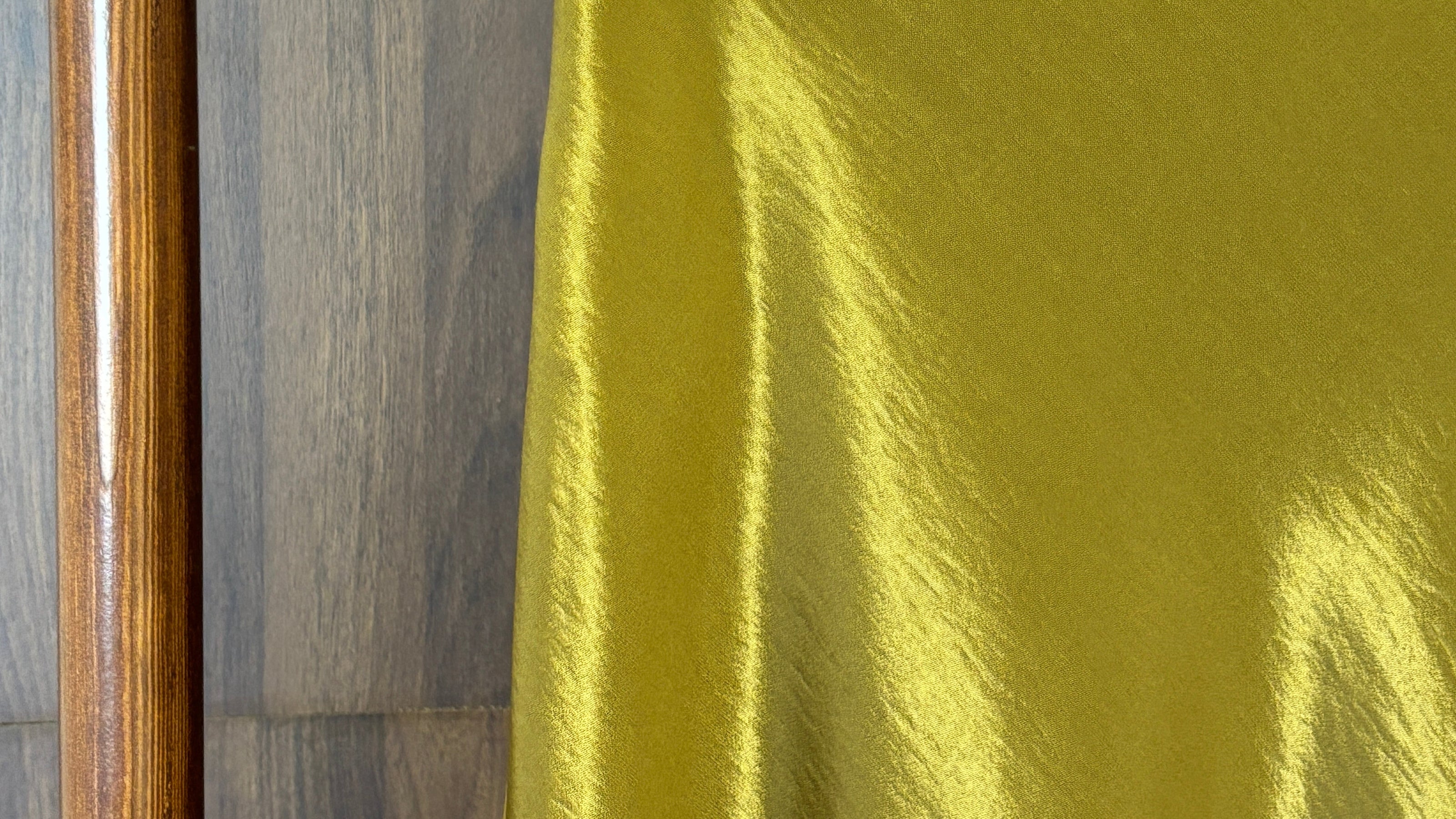 金色醋酸半裙 Gold Acetate Midi Skirt - Luxe Orienta CO., LIMITED