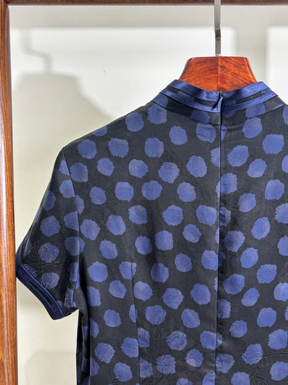 Deep Blue Xiangyunsha Qipao - Luxe Orienta CO., LIMITED