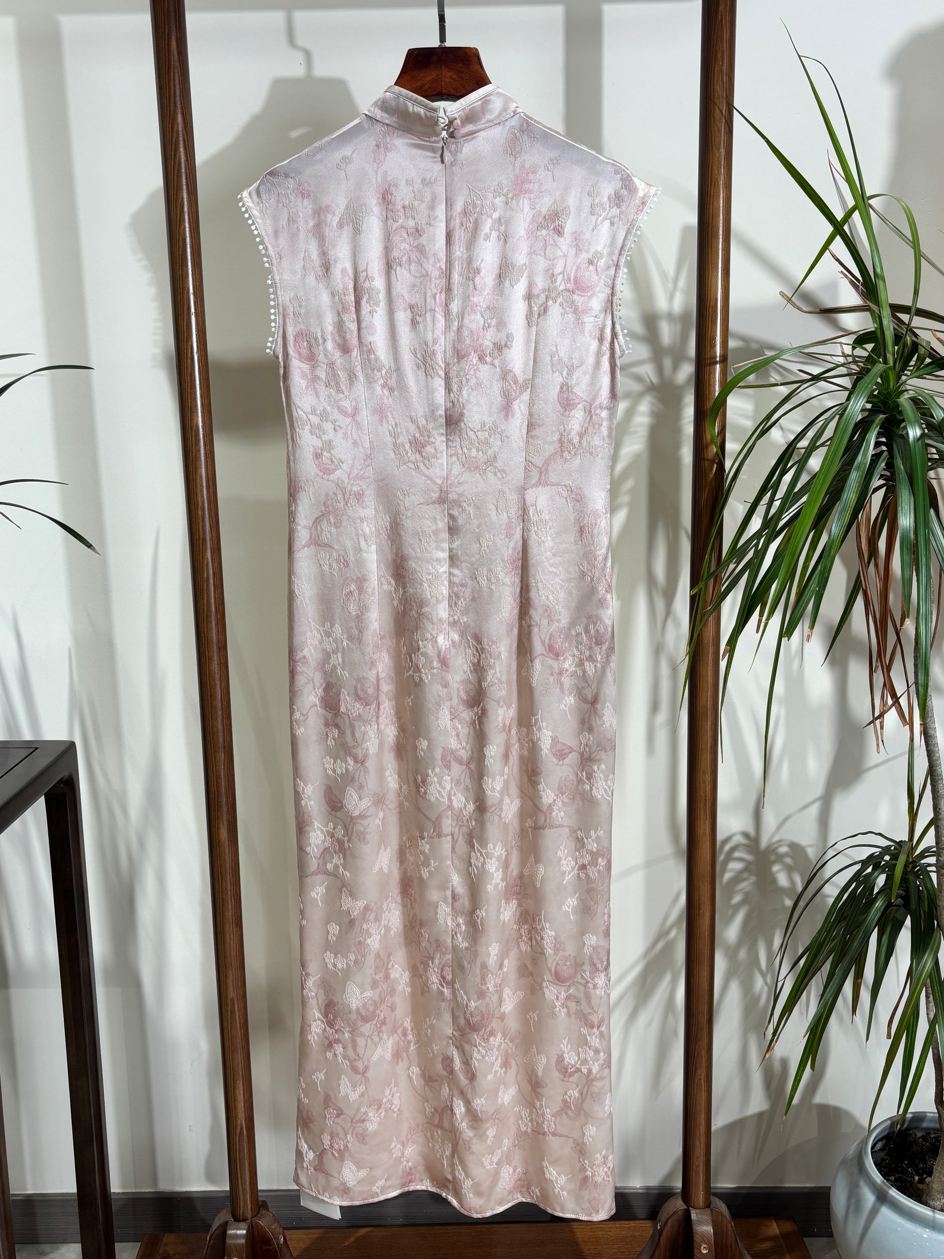 粉色桑蠶絲旗袍 Pink Silk Qipao - Luxe Orienta CO., LIMITED