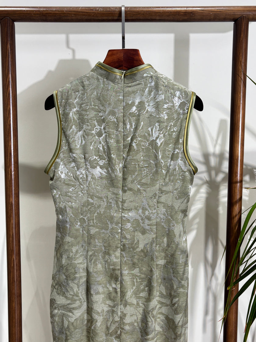綠色無袖旗袍 Green Sleeveless Qipao - Luxe Orienta CO., LIMITED