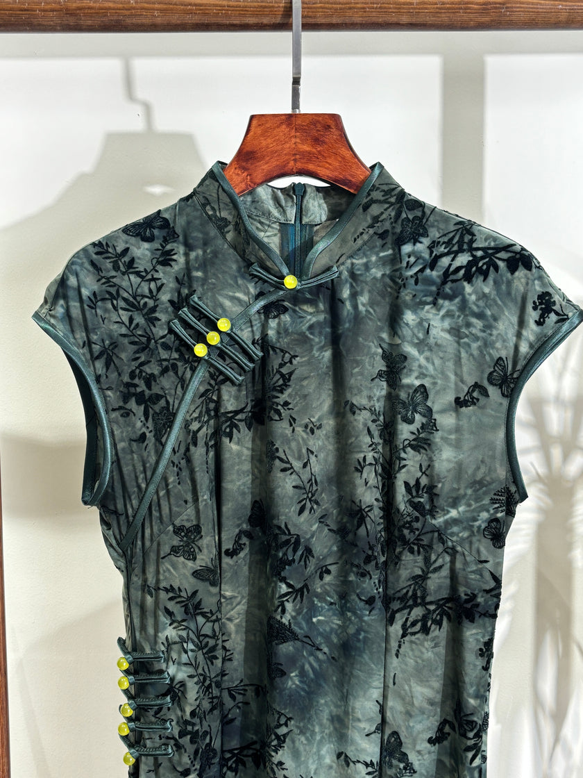 綠色旗袍 Green Qipao - Luxe Orienta CO., LIMITED