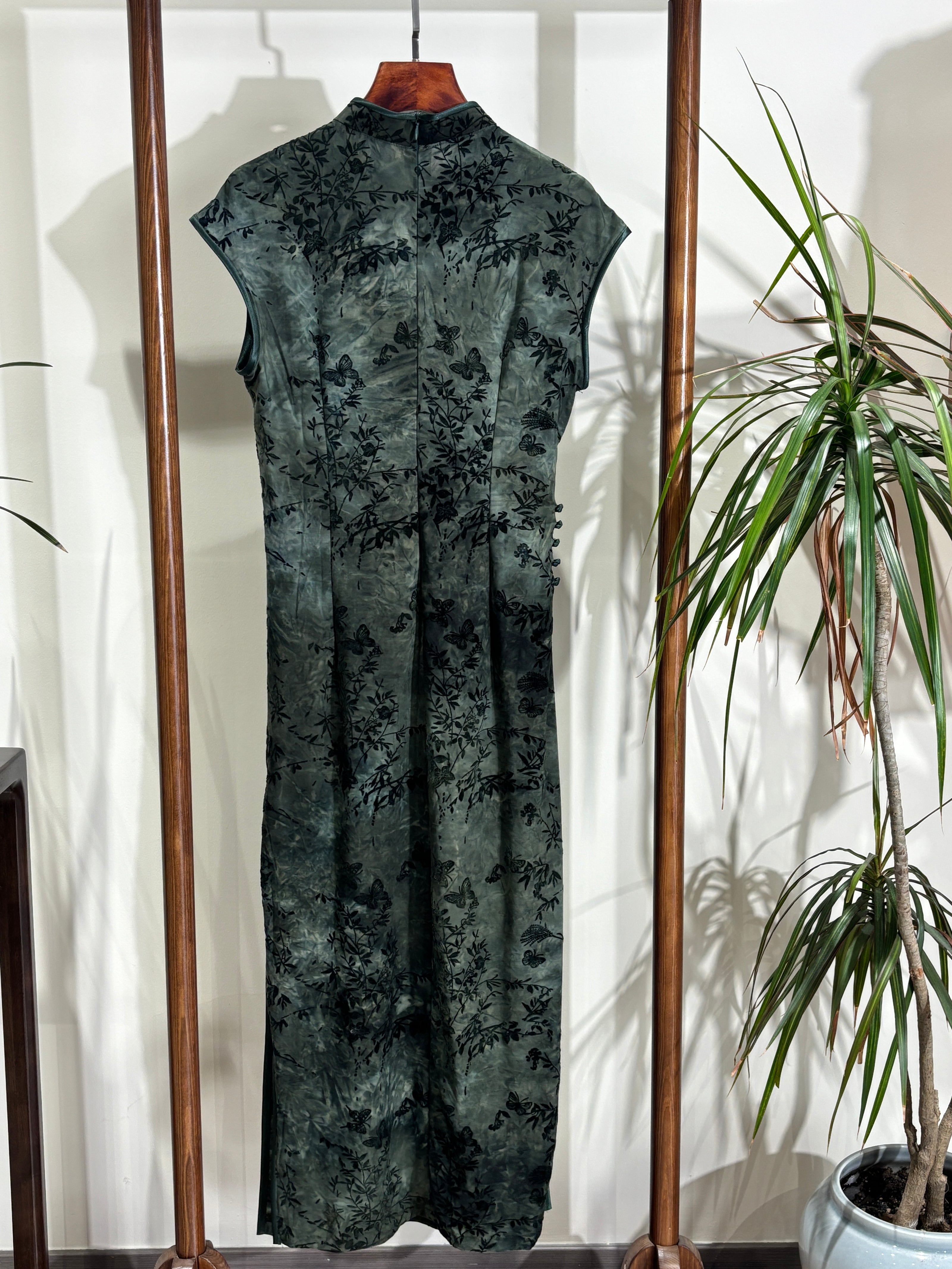 綠色旗袍 Green Qipao - Luxe Orienta CO., LIMITED