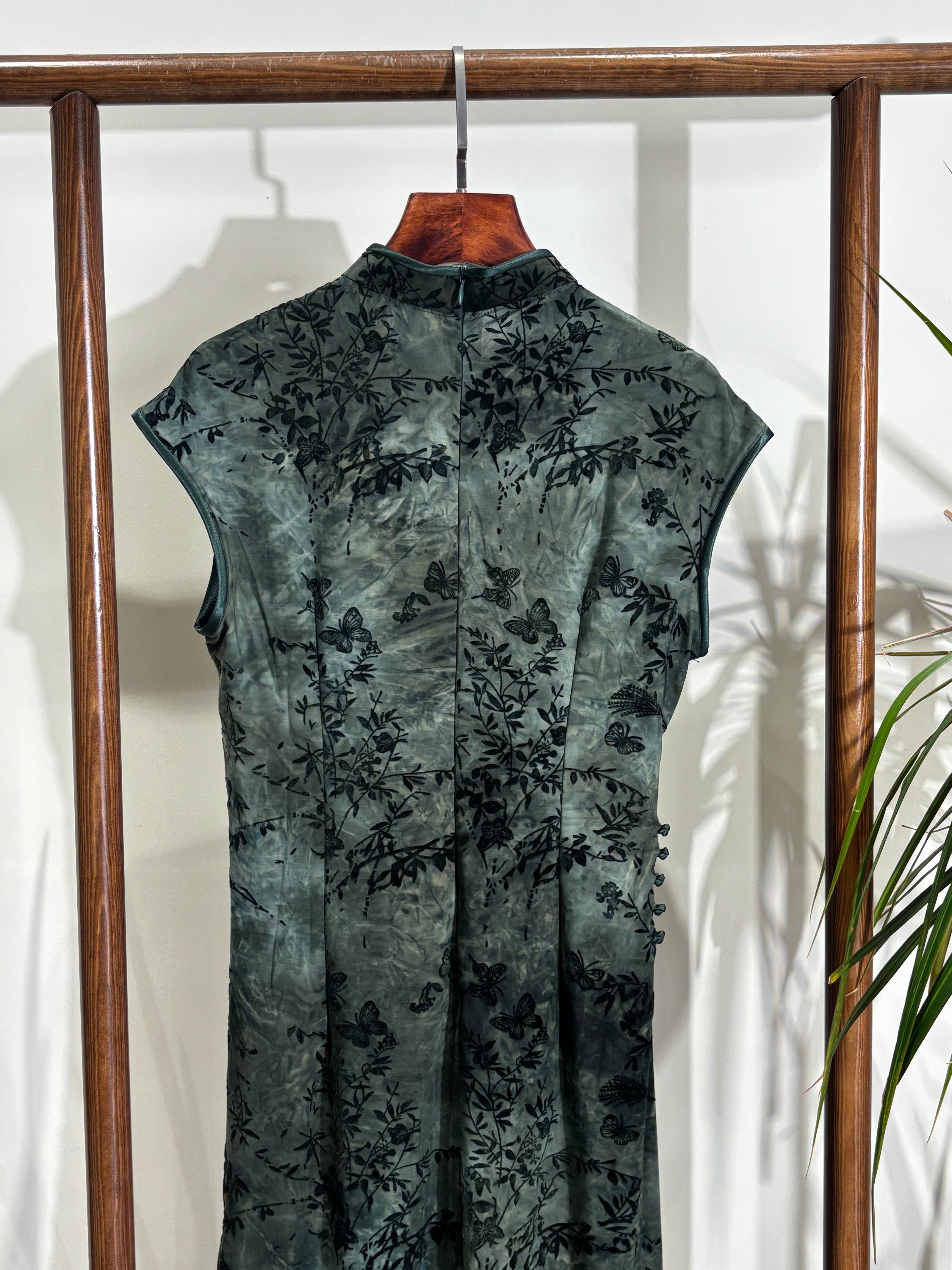 綠色旗袍 Green Qipao - Luxe Orienta CO., LIMITED