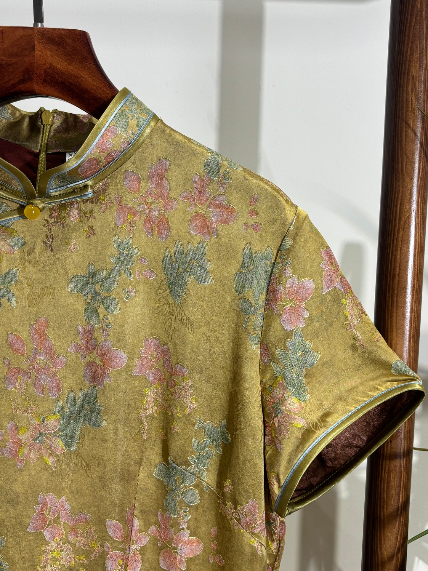 香雲紗旗袍 Xiangyunsha Qipao - Luxe Orienta CO., LIMITED