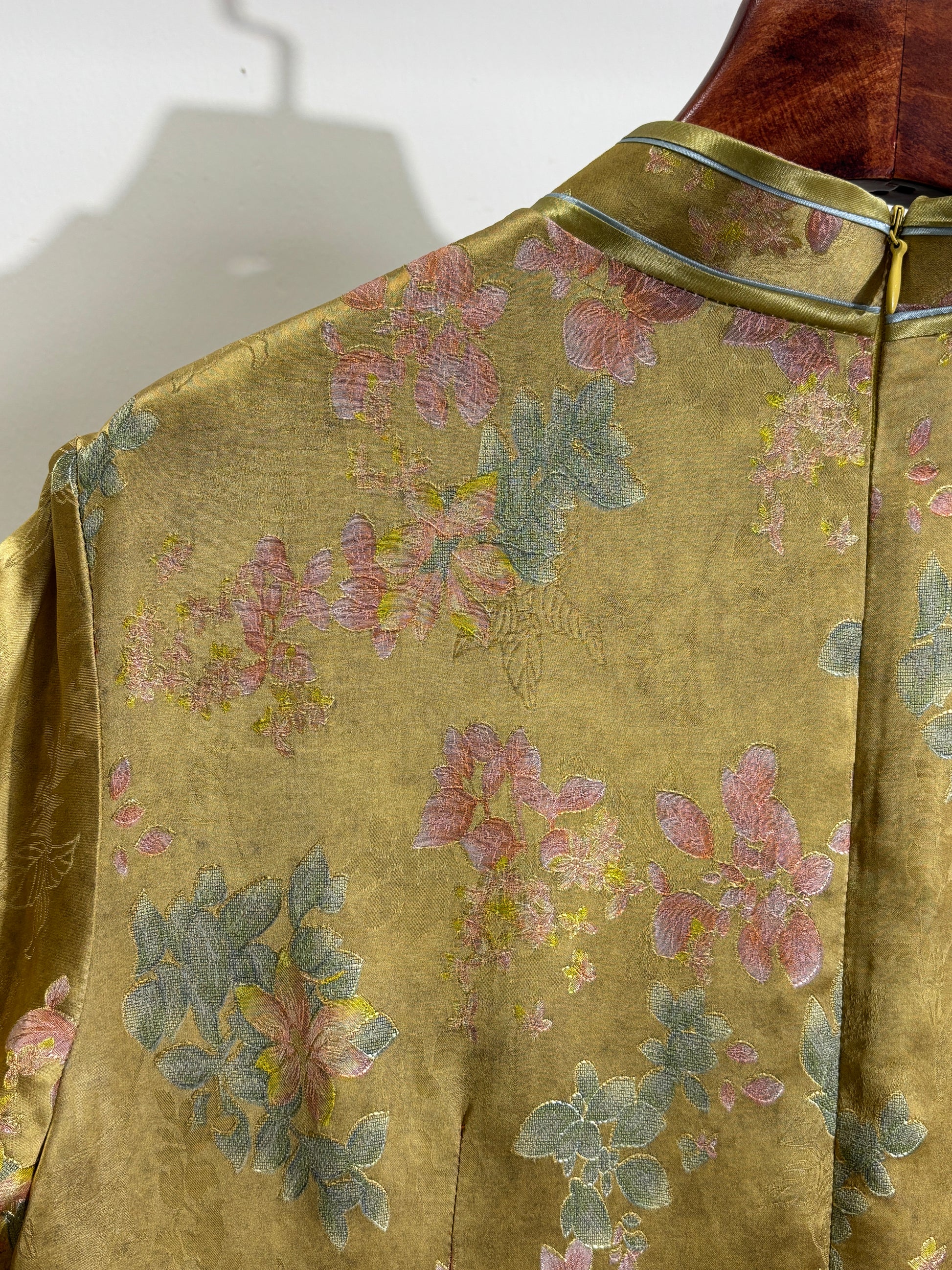 香雲紗旗袍 Xiangyunsha Qipao - Luxe Orienta CO., LIMITED