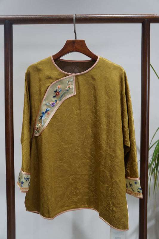 Yellow Mulberry Silk Xiangyunsha Blouse | Timeless Chinese Luxury