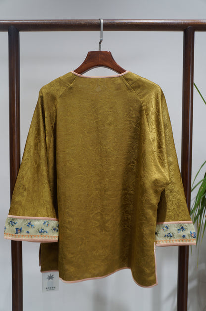 Yellow Mulberry Silk Xiangyunsha Blouse | Timeless Chinese Luxury