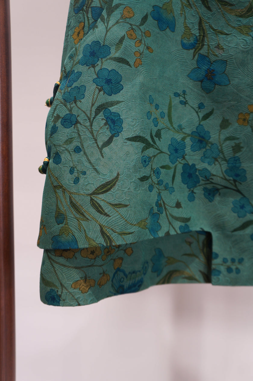 Green Mulberry Silk Vest | Modern Chinese Sophistication - Luxe Orienta CO., LIMITED