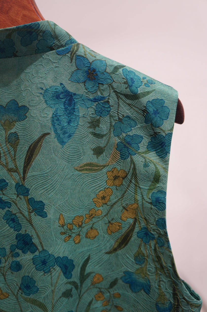 Green Mulberry Silk Vest | Modern Chinese Sophistication - Luxe Orienta CO., LIMITED