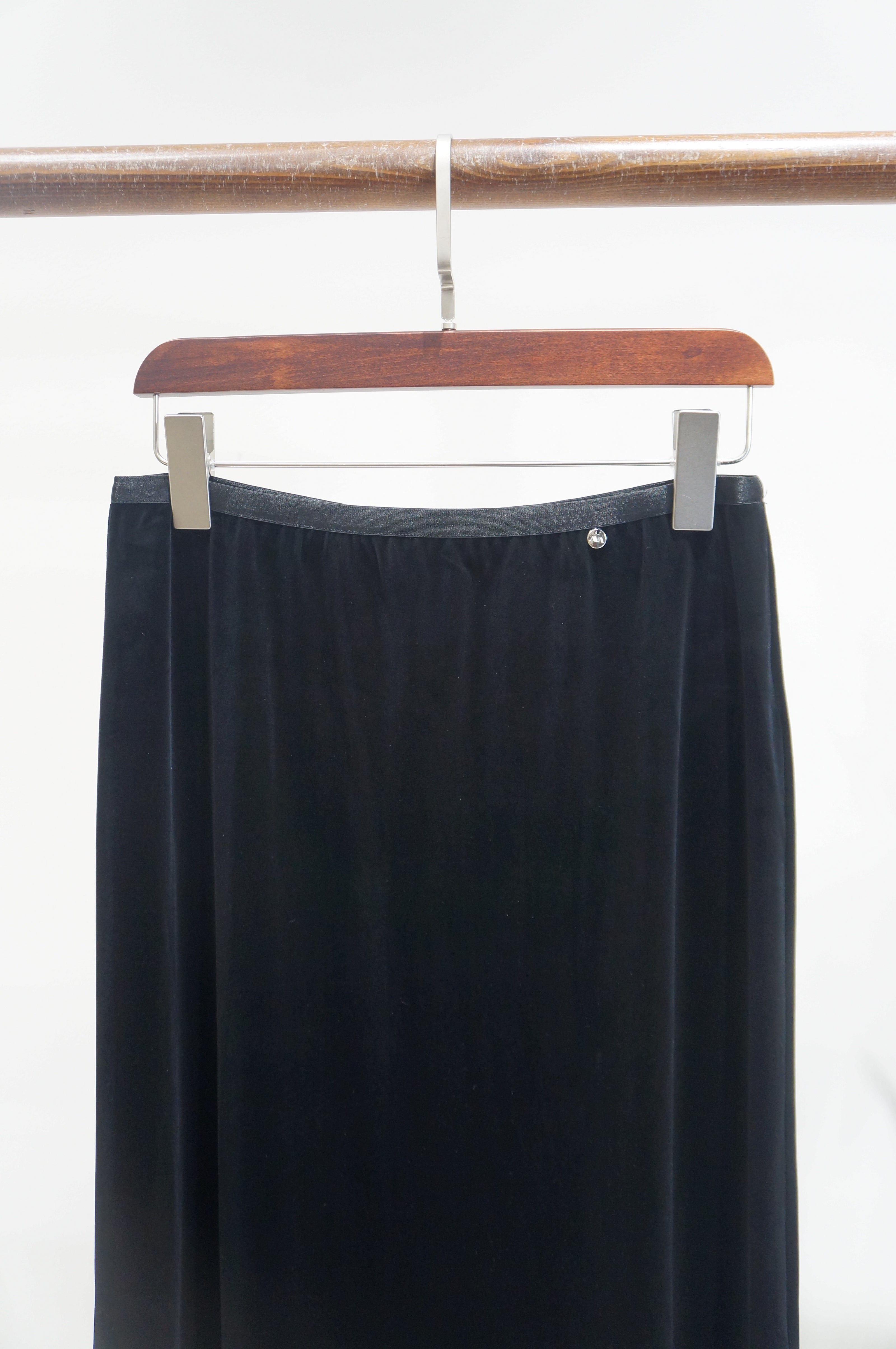 Black Velvet Midi Skirt | Elegant Modern Chinese Style - Luxe Orienta CO., LIMITED