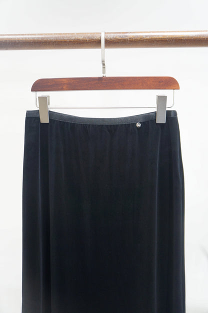 Black Velvet Midi Skirt | Elegant Modern Chinese Style