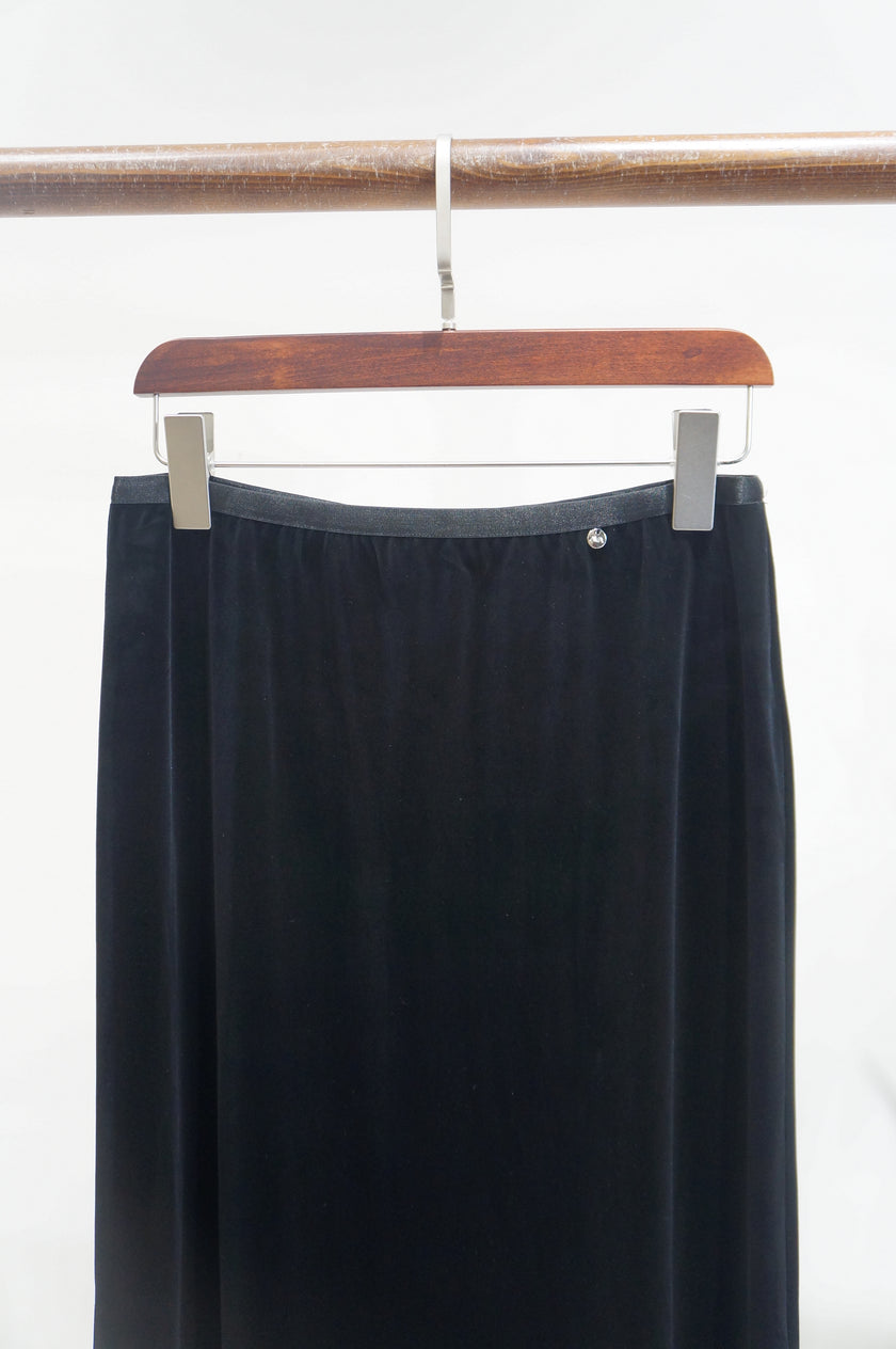 Black Velvet Midi Skirt | Elegant Modern Chinese Style - Luxe Orienta CO., LIMITED