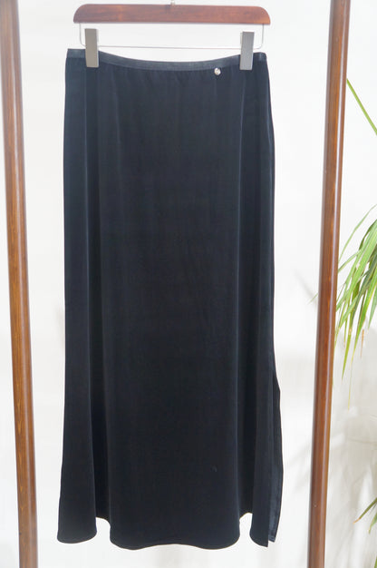 Black Velvet Midi Skirt | Elegant Modern Chinese Style