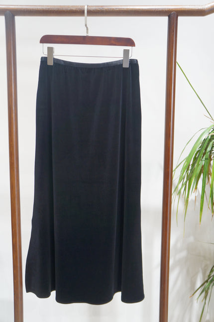 Black Velvet Midi Skirt | Elegant Modern Chinese Style - Luxe Orienta CO., LIMITED