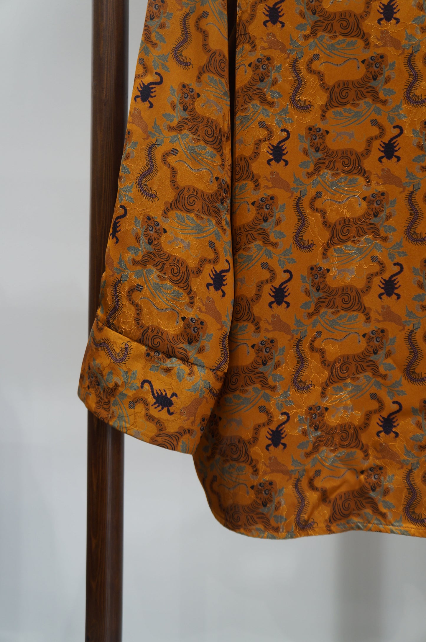 Brown Tiger & Five Poisons Xiangyunsha Blouse | Bold Chinese Heritage