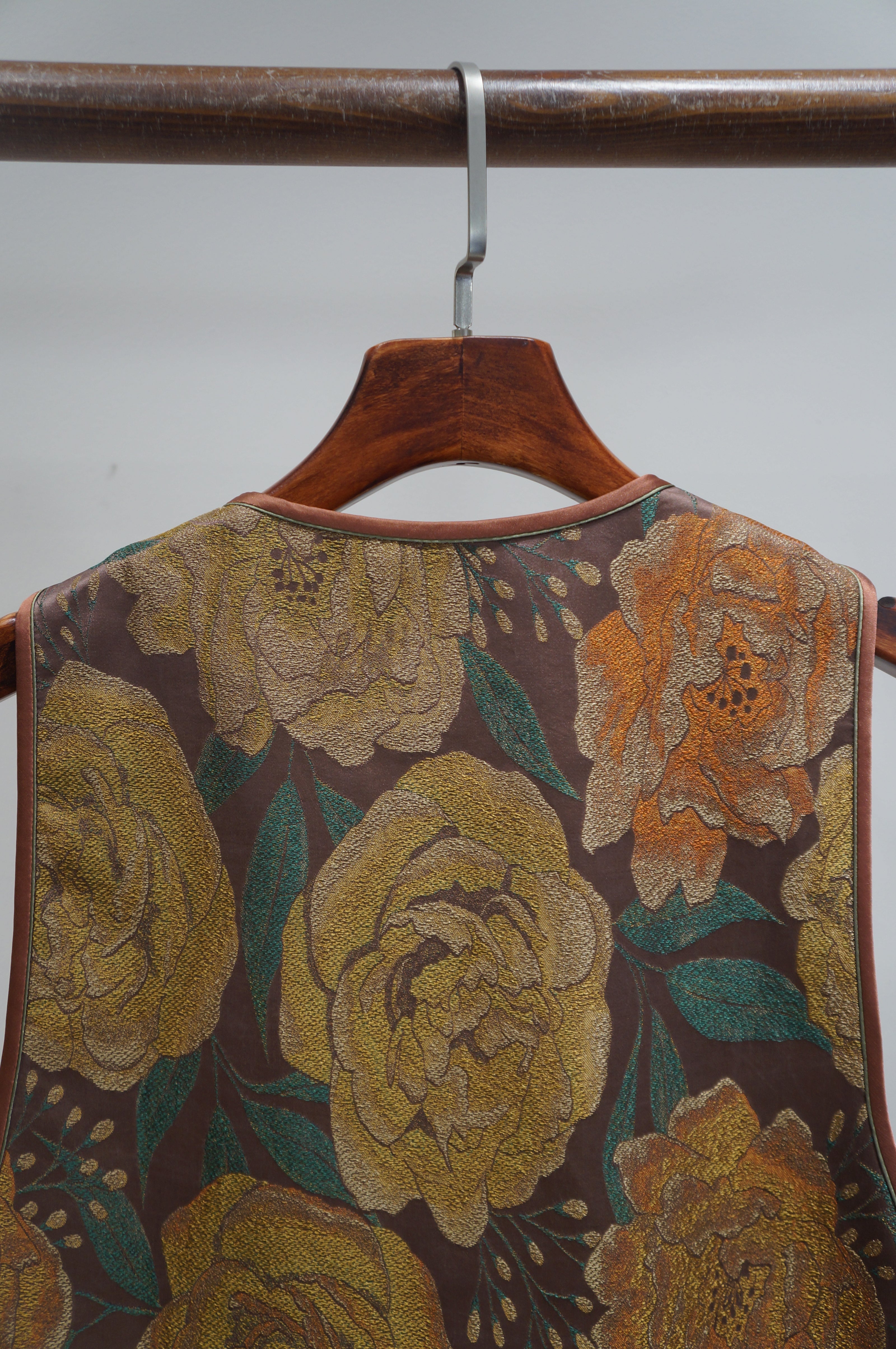 Brown Mulberry Silk Song Brocade Vest | Modern Chinese Heritage - Luxe Orienta CO., LIMITED