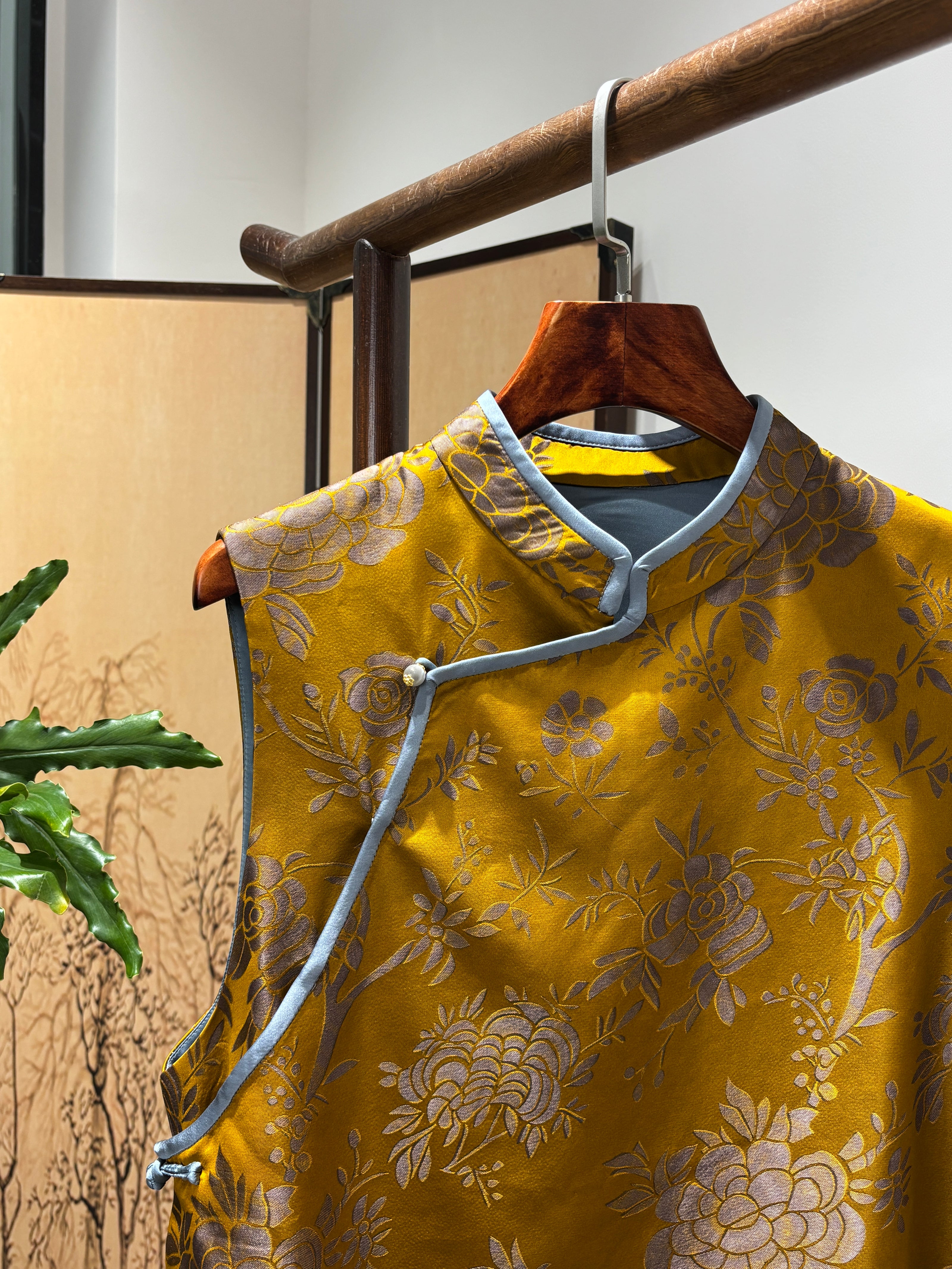 Yellow Rayon Jacquard Vest | Luxe Orienta Modern Chinese Fashion - Luxe Orienta CO., LIMITED