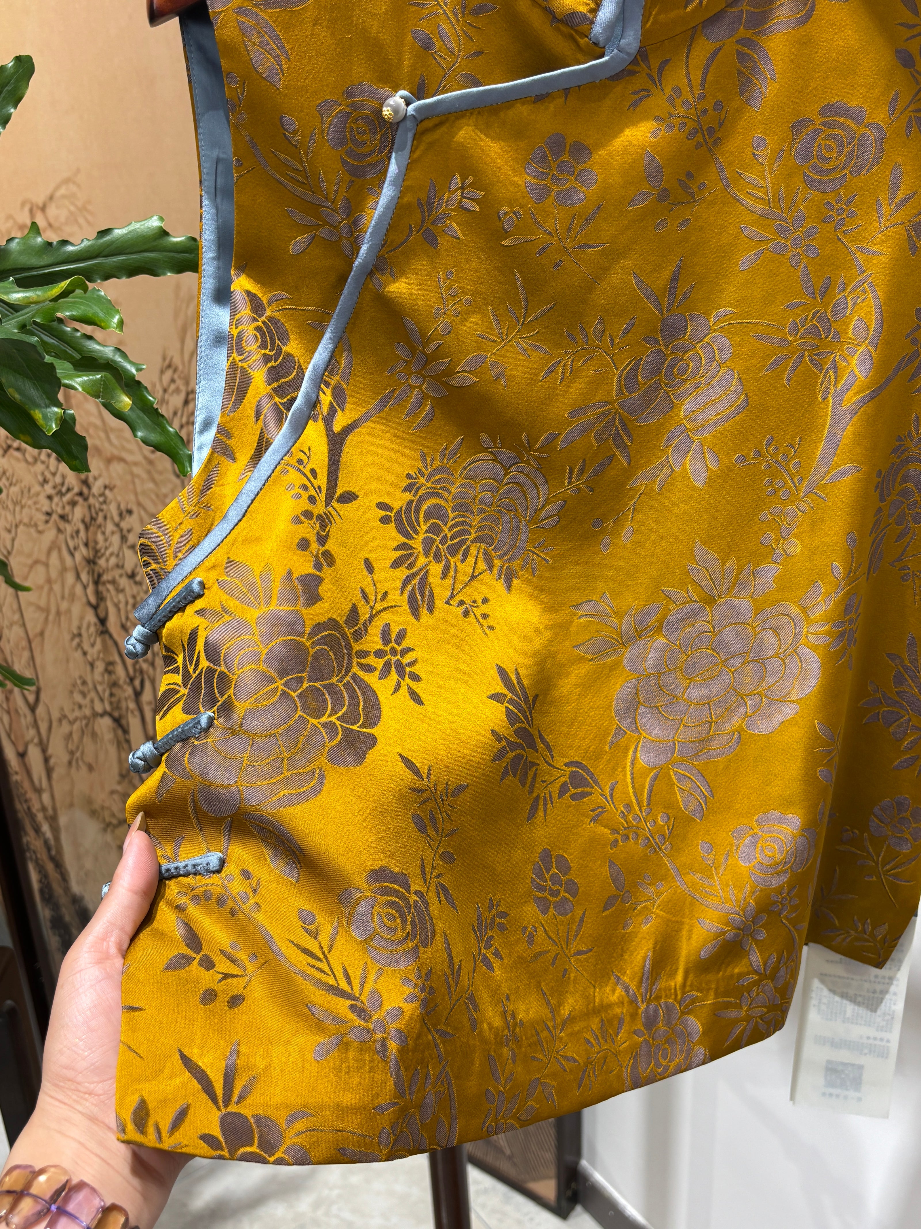 Yellow Rayon Jacquard Vest | Luxe Orienta Modern Chinese Fashion - Luxe Orienta CO., LIMITED