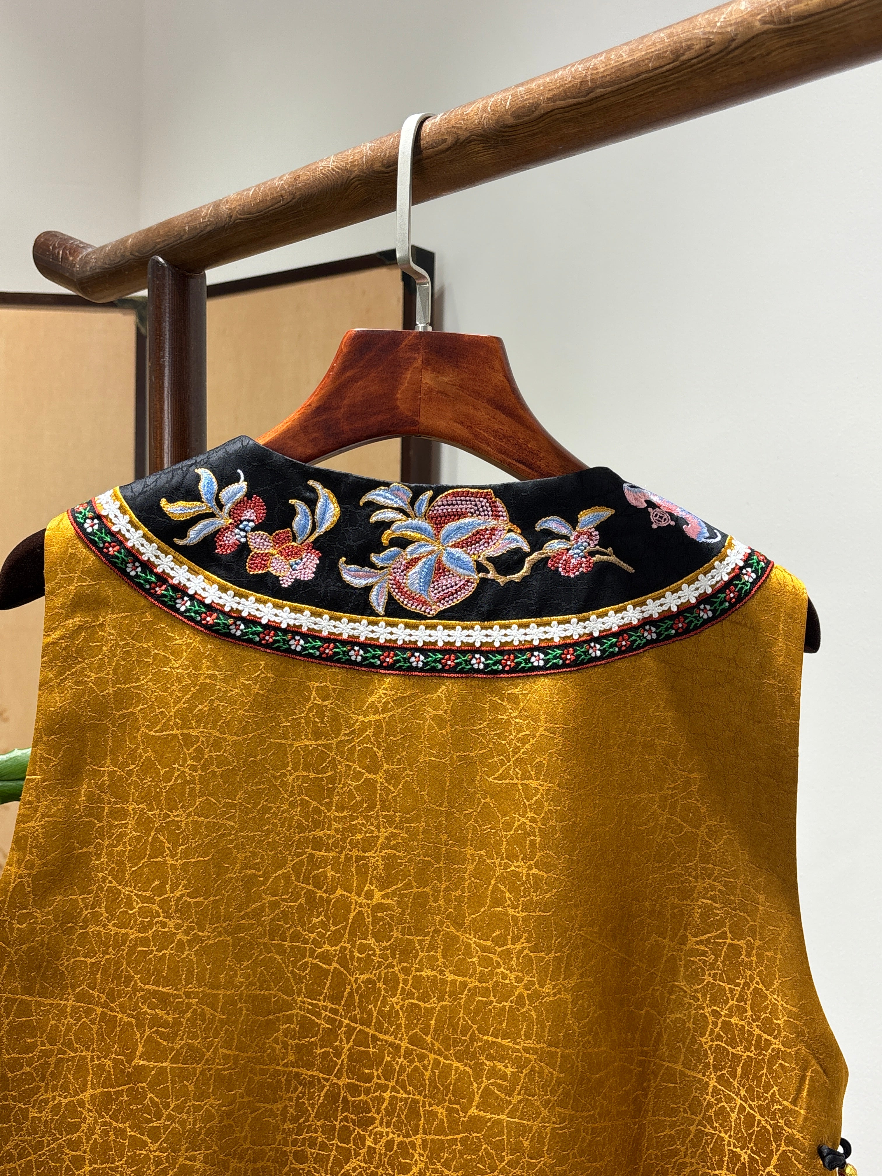 Yellow Embroidered Vest | Luxe Orienta Modern Chinese Fashion - Luxe Orienta CO., LIMITED