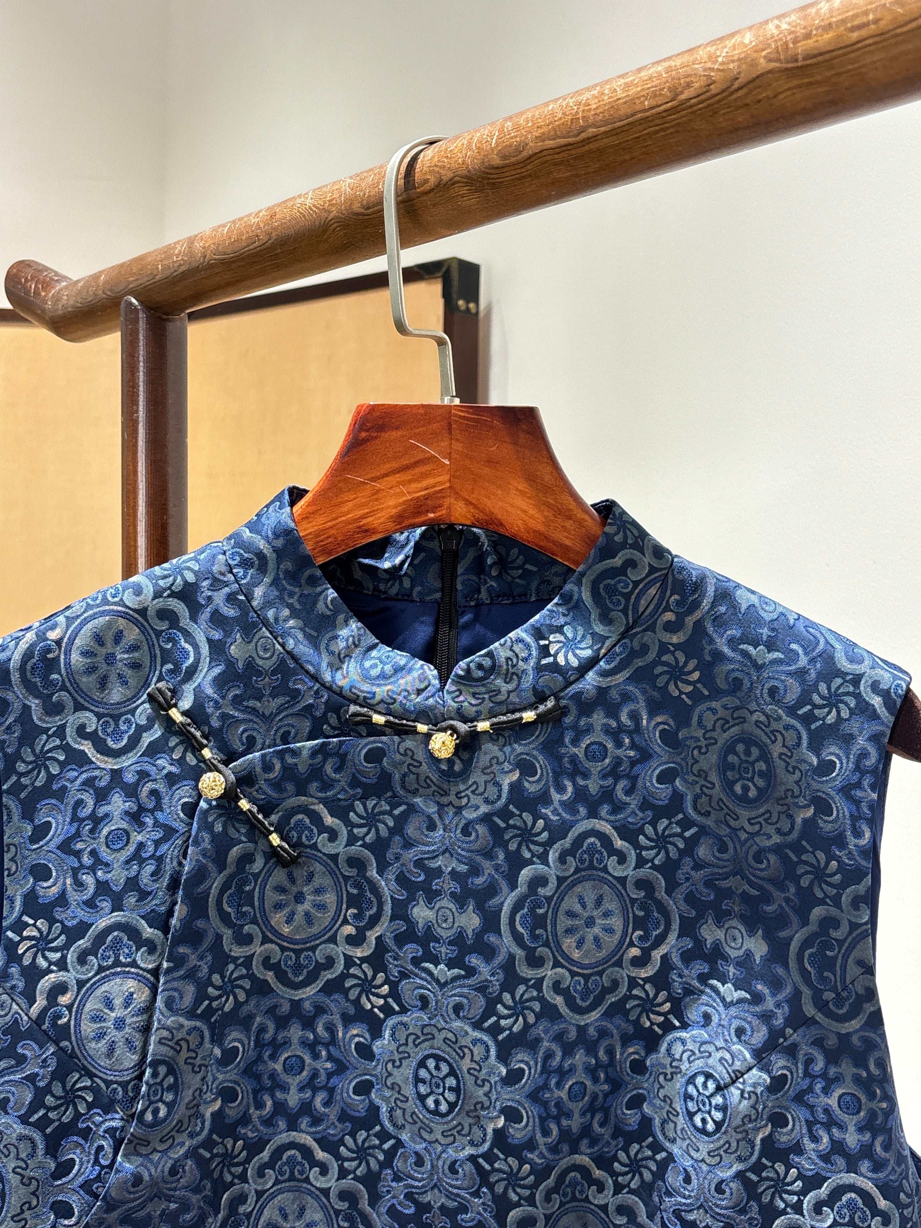 Blue Porcelain-Inspired Vest | Luxe Orienta Modern Chinese Fashion - Luxe Orienta CO., LIMITED