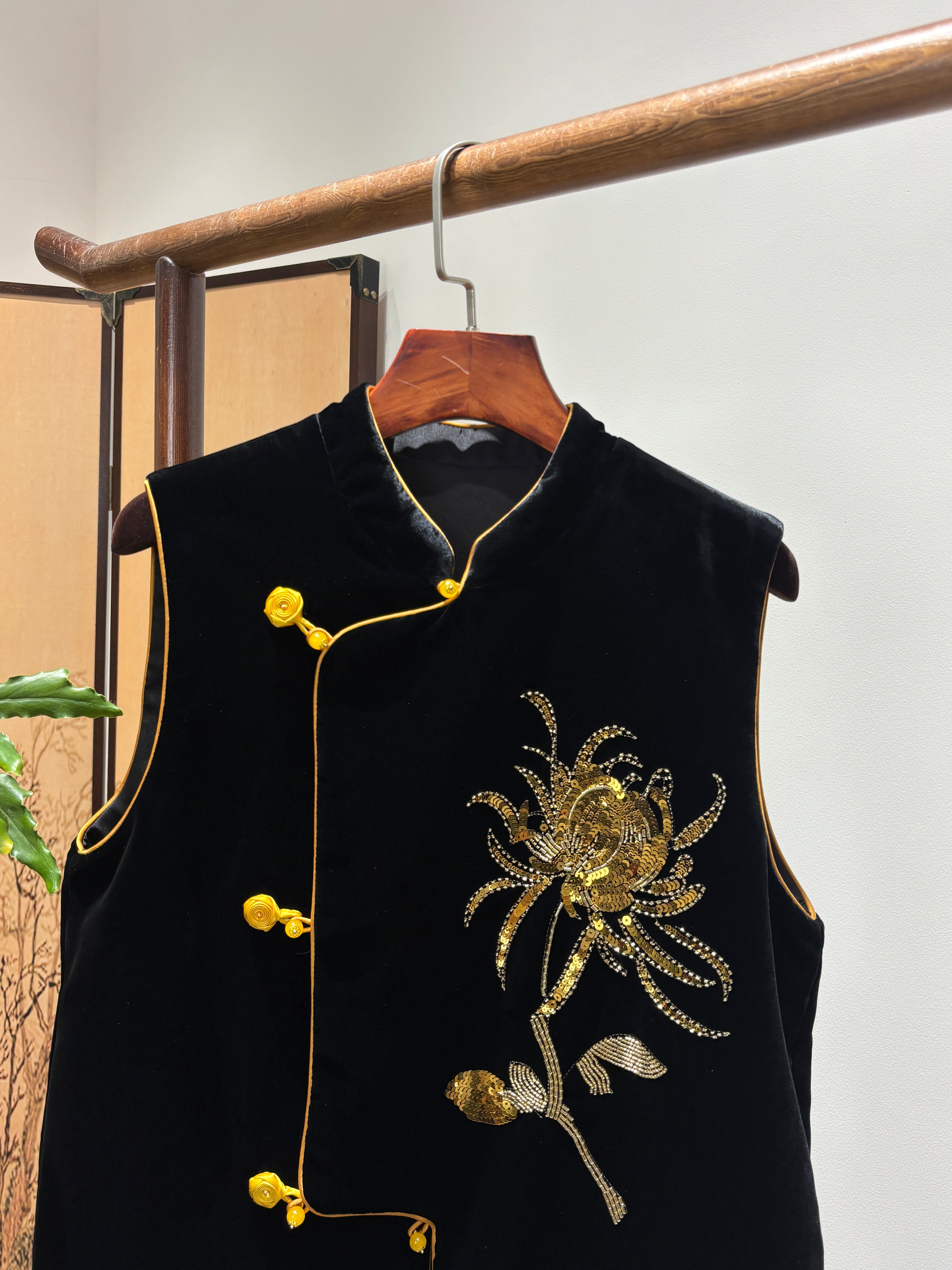 Black Velvet Sequin Vest | Luxe Orienta Modern Chinese Fashion - Luxe Orienta CO., LIMITED