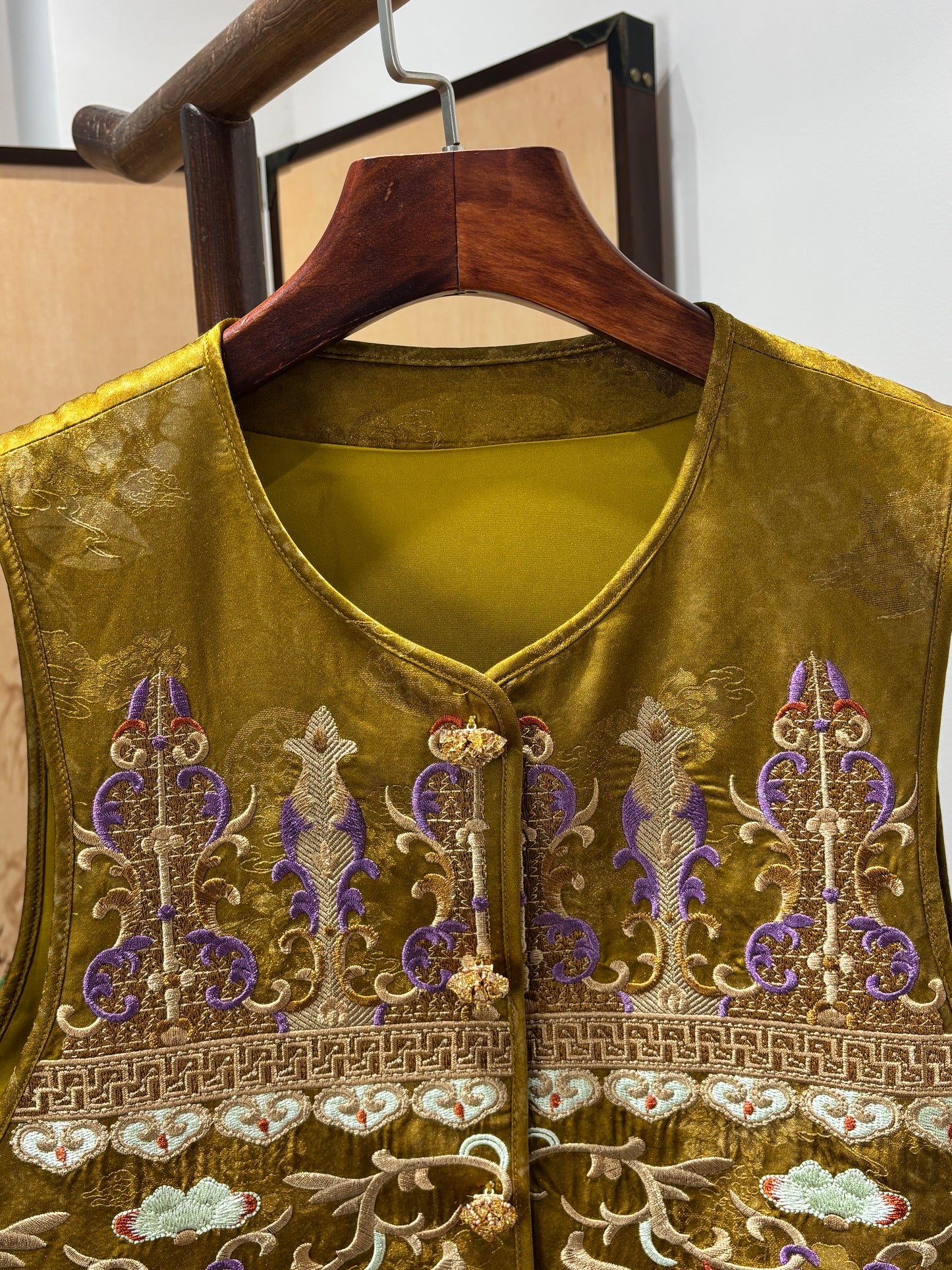 Gold Embroidered Vest | Luxe Orienta Modern Chinese Luxury Vest