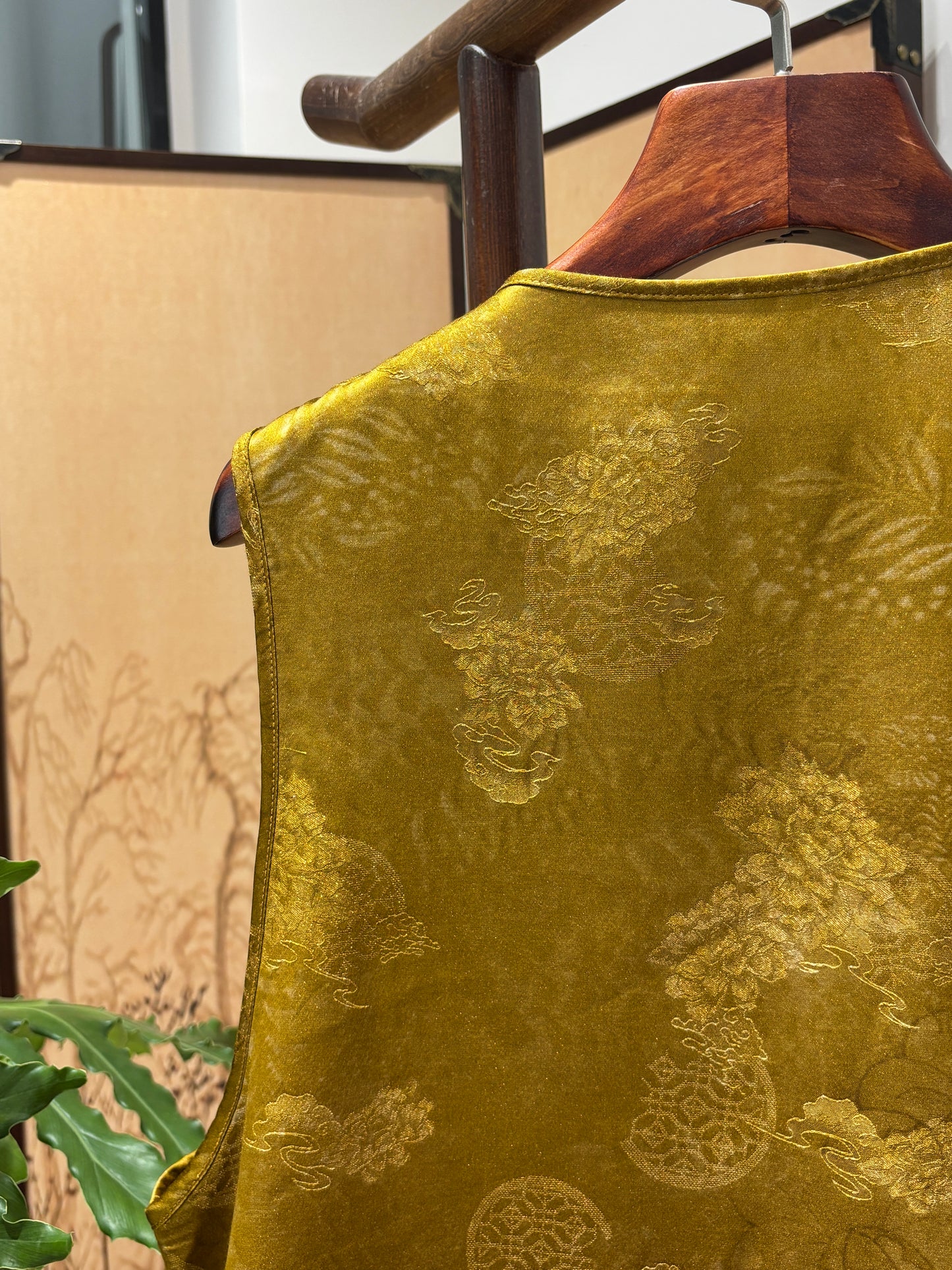 Gold Embroidered Vest | Luxe Orienta Modern Chinese Luxury Vest