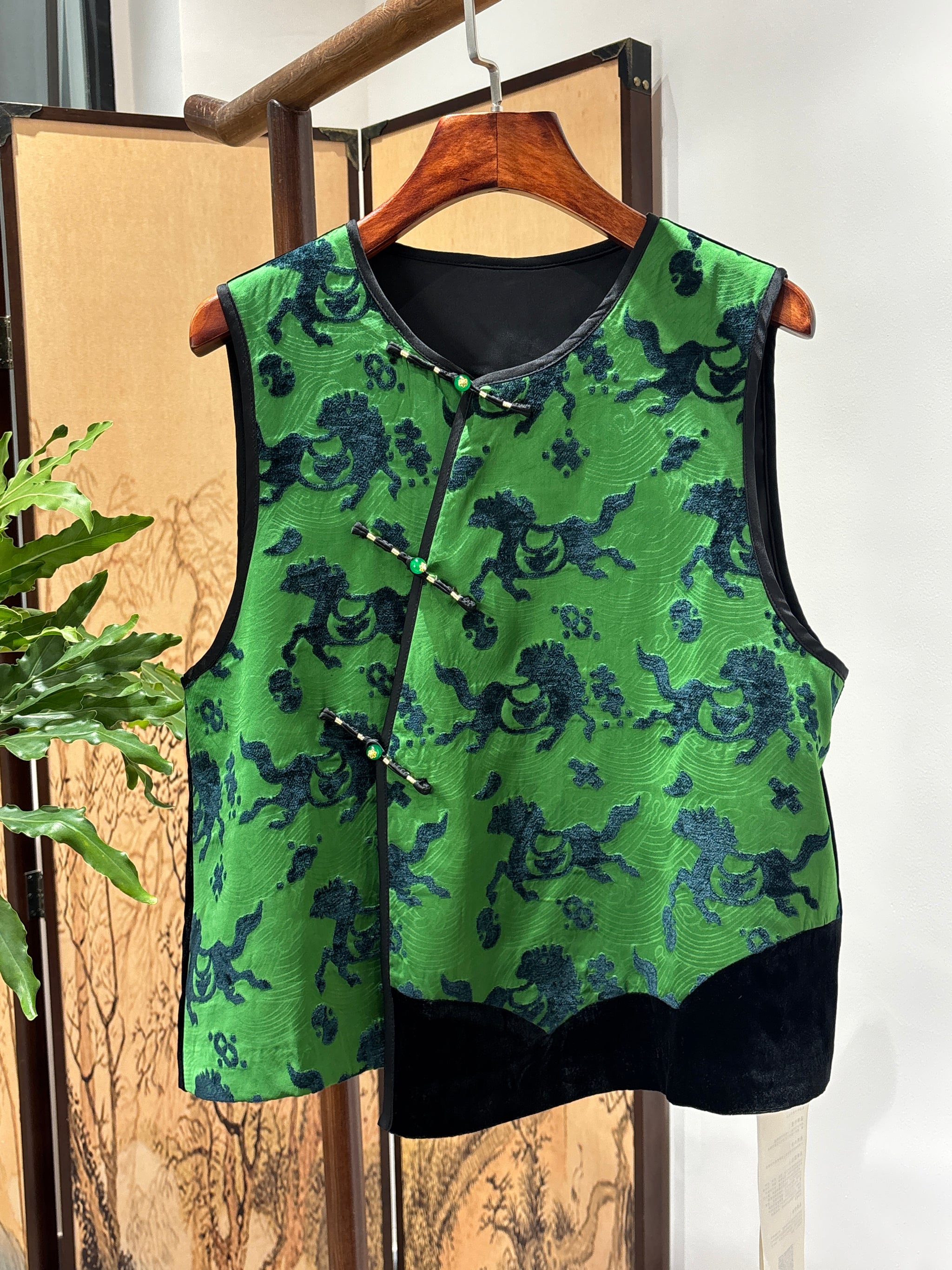 Green Velvet Vest | Luxe Orienta Modern Chinese Luxury Vest - Luxe Orienta CO., LIMITED