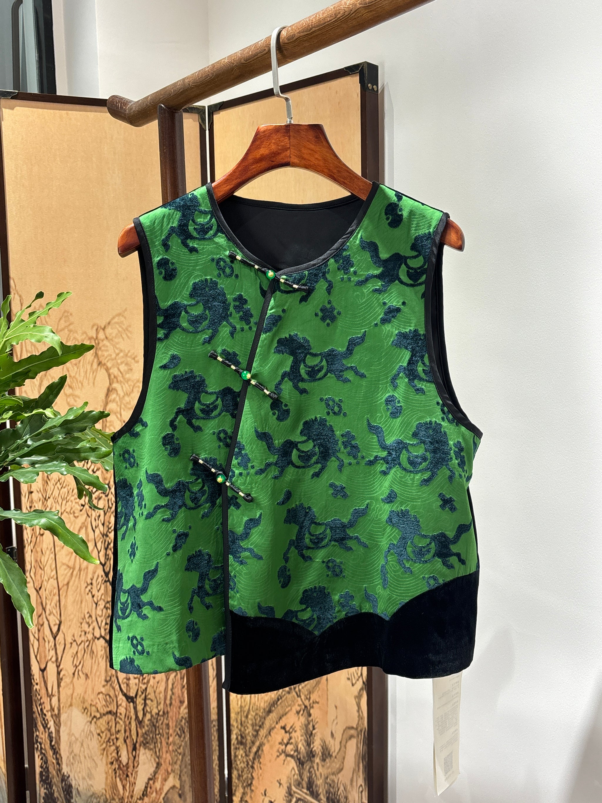 Green Velvet Vest | Luxe Orienta Modern Chinese Luxury Vest - Luxe Orienta CO., LIMITED