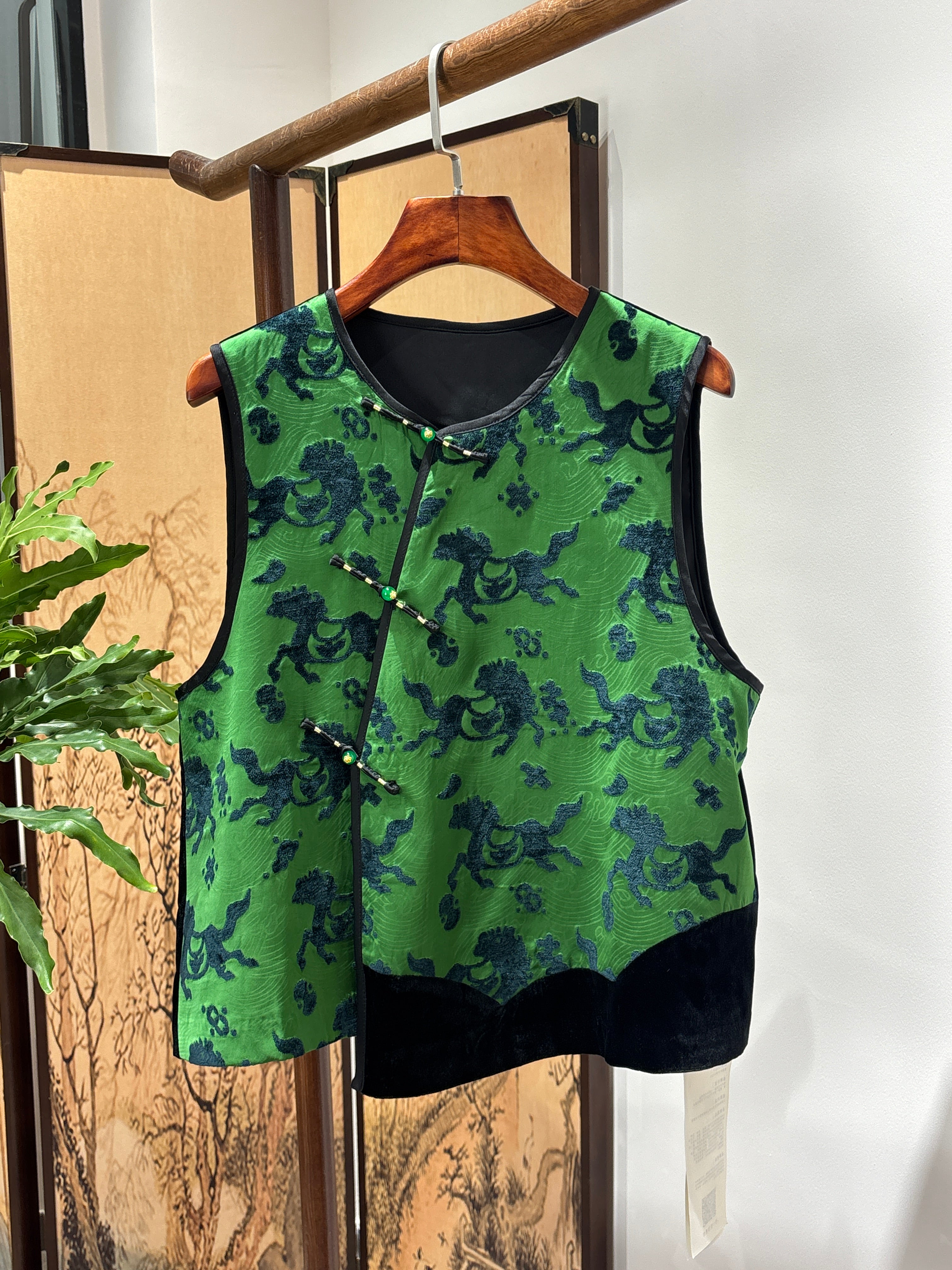 Green Velvet Vest | Luxe Orienta Modern Chinese Luxury Vest - Luxe Orienta CO., LIMITED