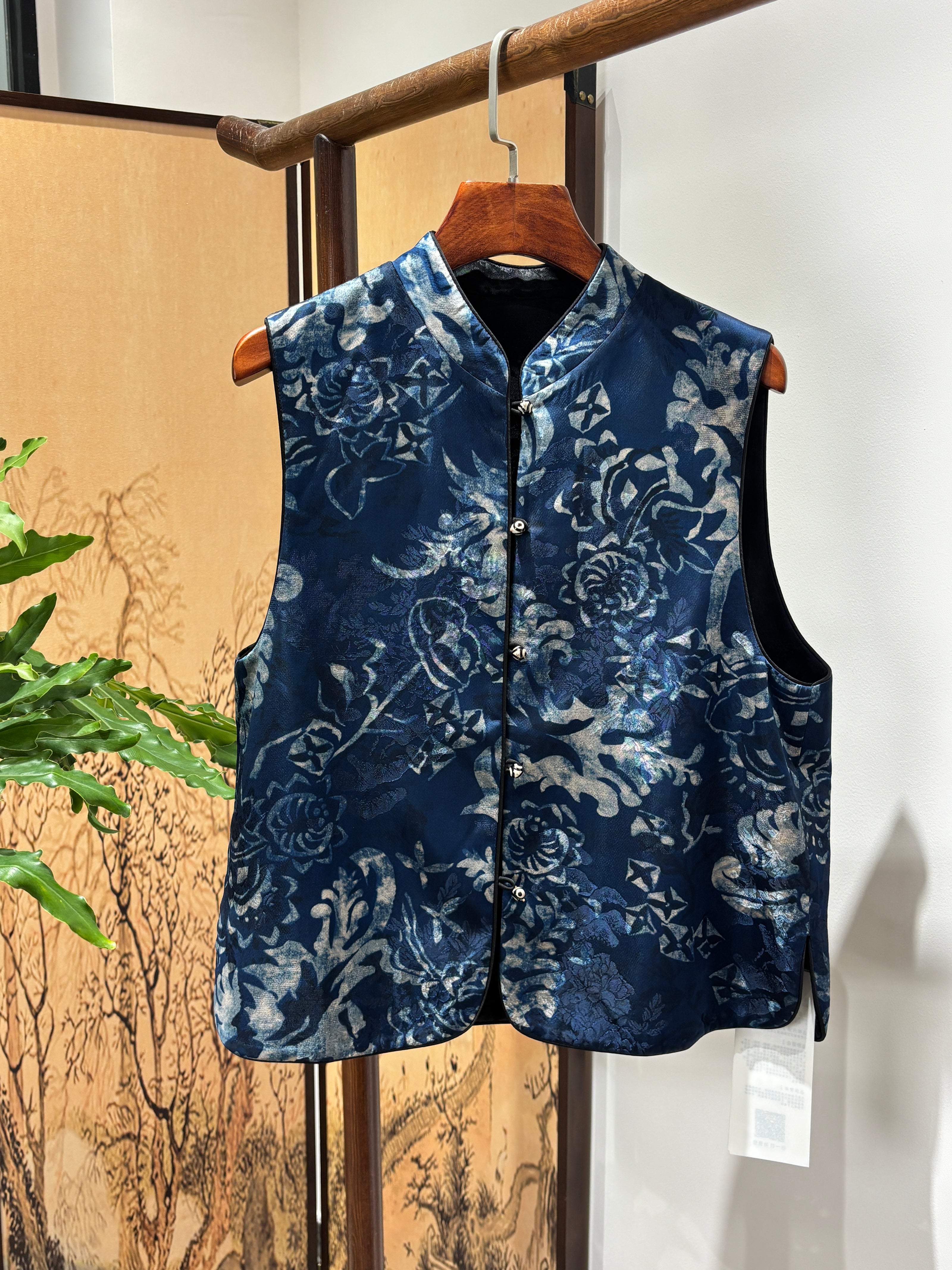 Blue & White Porcelain Reversible Vest | Luxe Orienta Modern Chinese Vest - Luxe Orienta CO., LIMITED