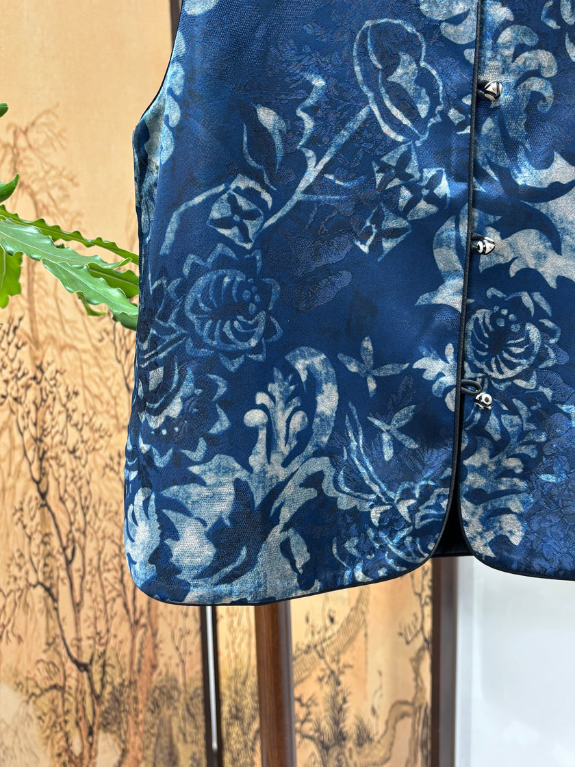 Blue & White Porcelain Reversible Vest | Luxe Orienta Modern Chinese Vest - Luxe Orienta CO., LIMITED