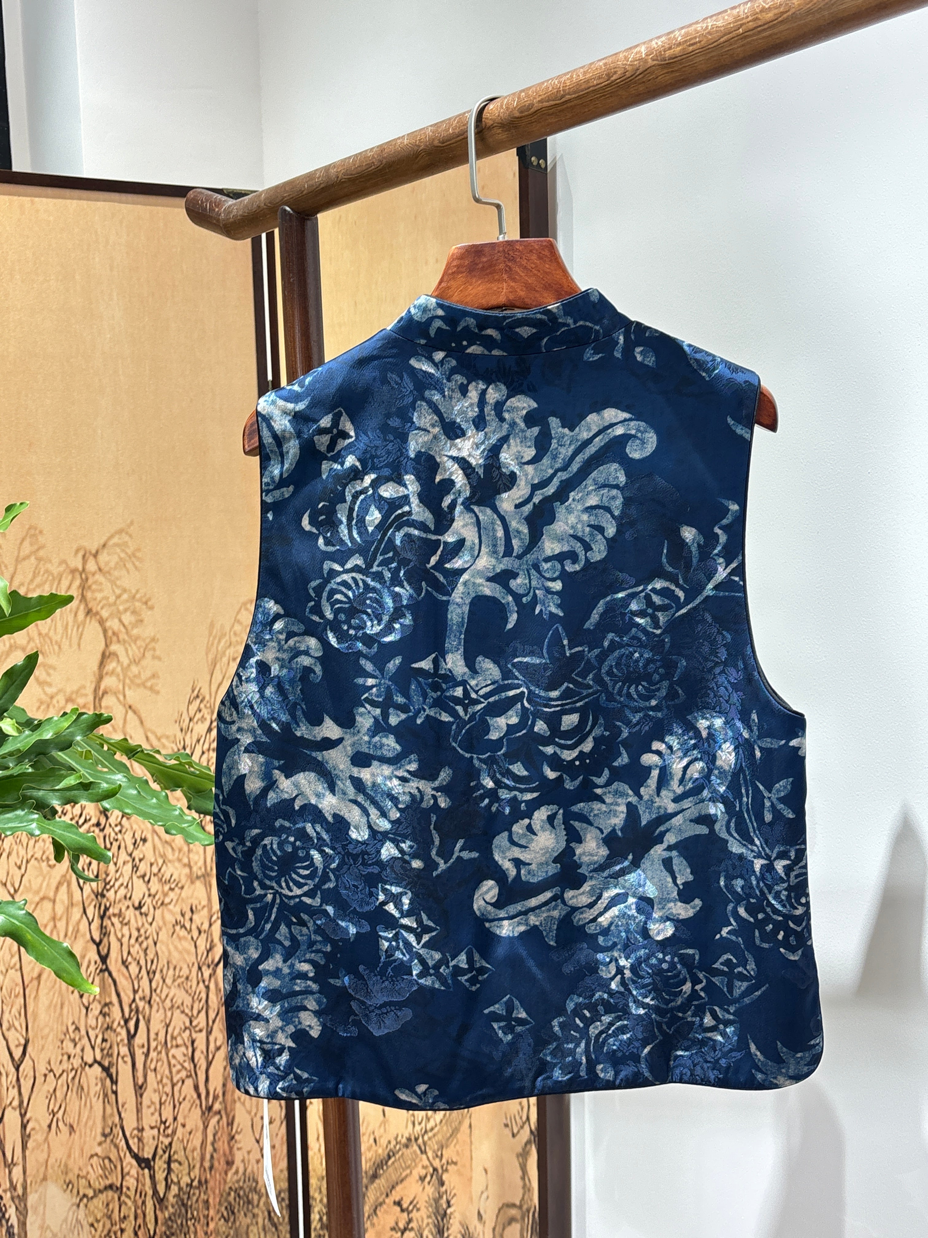 Blue & White Porcelain Reversible Vest | Luxe Orienta Modern Chinese Vest - Luxe Orienta CO., LIMITED