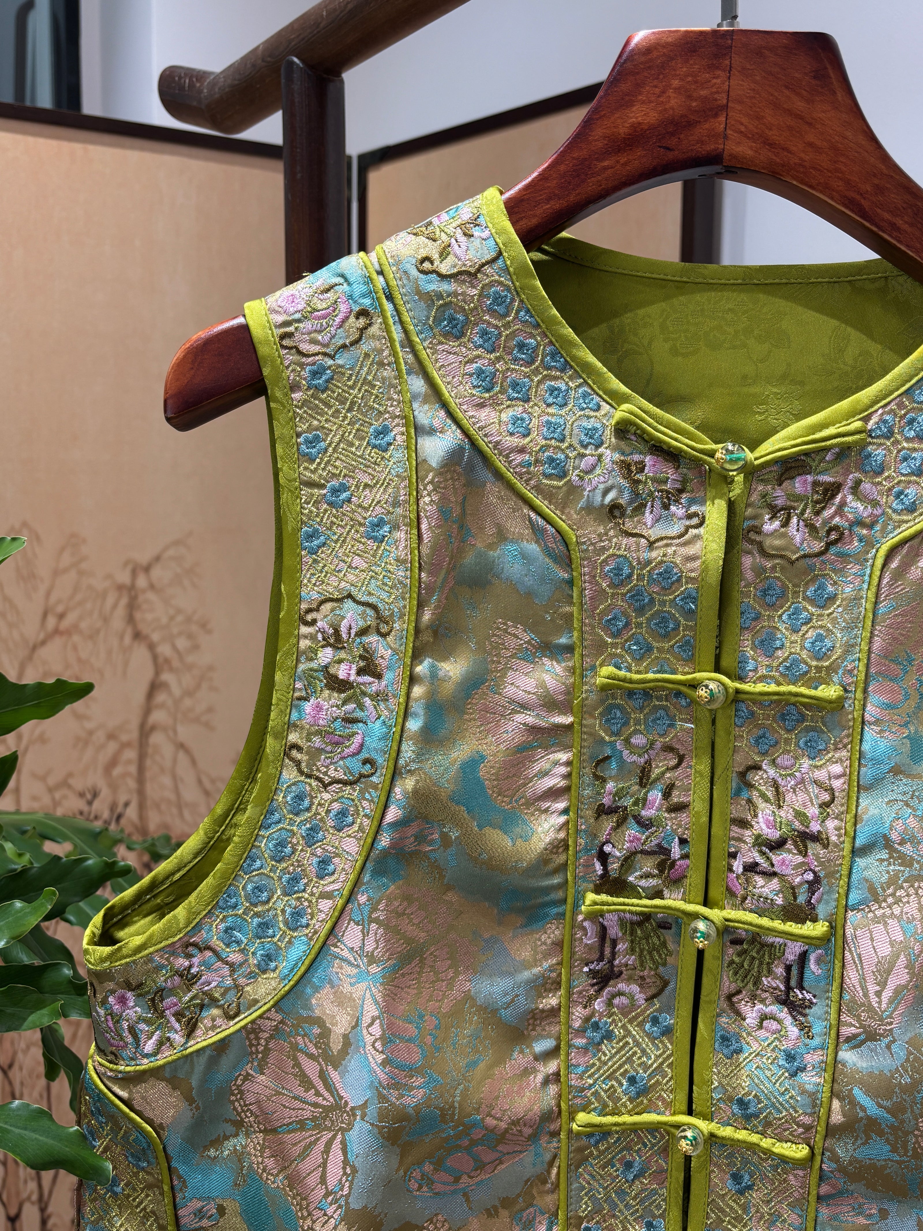 Green Embroidered Vest | Luxe Orienta Modern Chinese Luxury Vest - Luxe Orienta CO., LIMITED