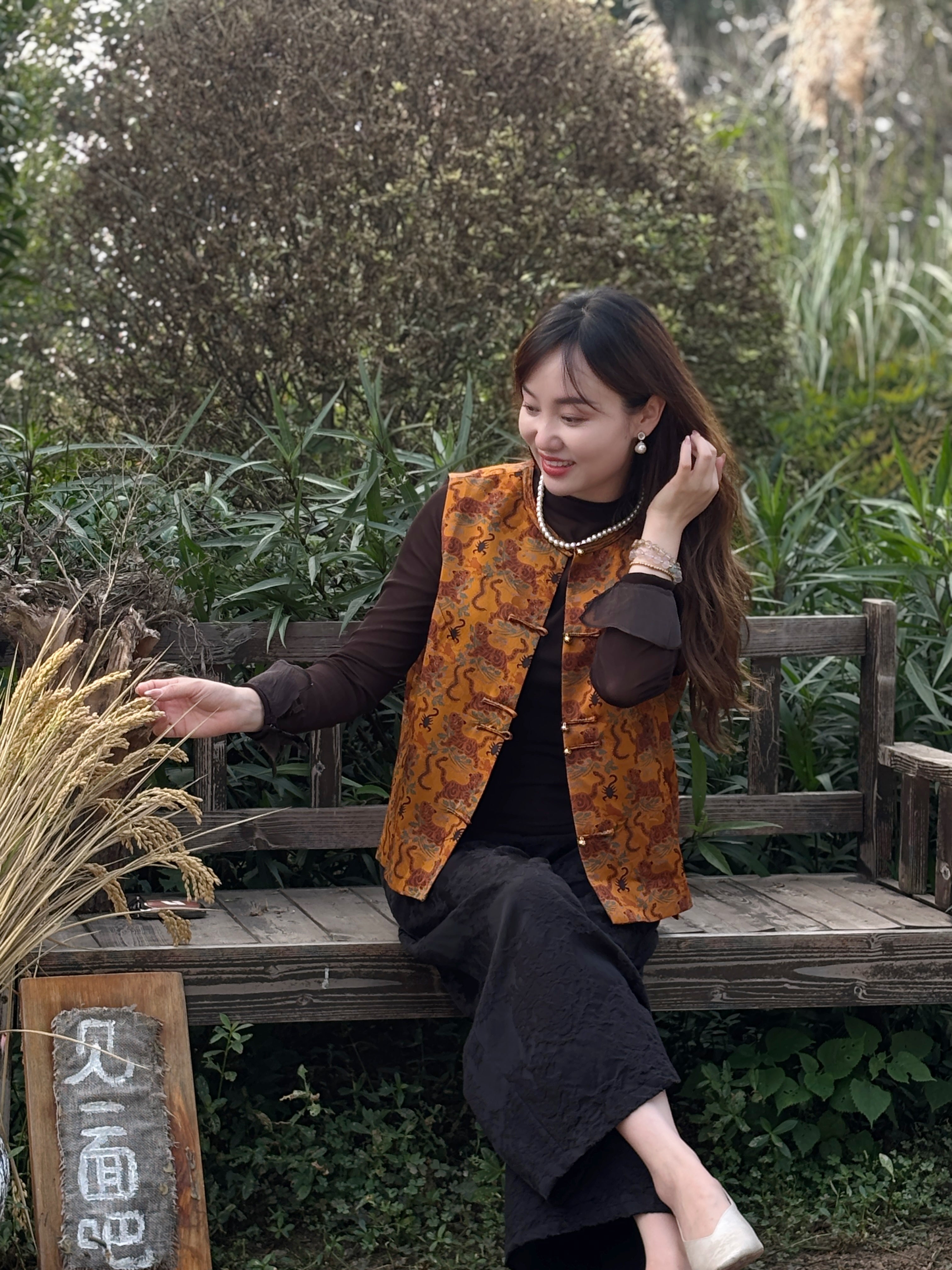 Brown Tiger & Five Poisons Viscose Short Vest – Bold Heritage Elegance by LUXE ORIENTA - Luxe Orienta CO., LIMITED