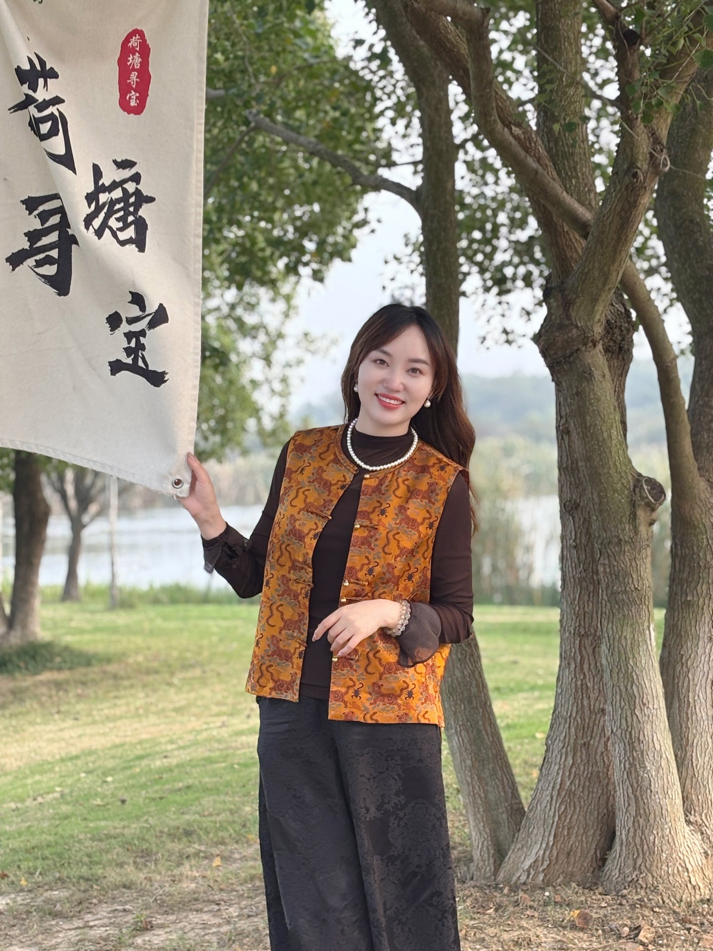 Brown Tiger & Five Poisons Viscose Short Vest – Bold Heritage Elegance by LUXE ORIENTA - Luxe Orienta CO., LIMITED