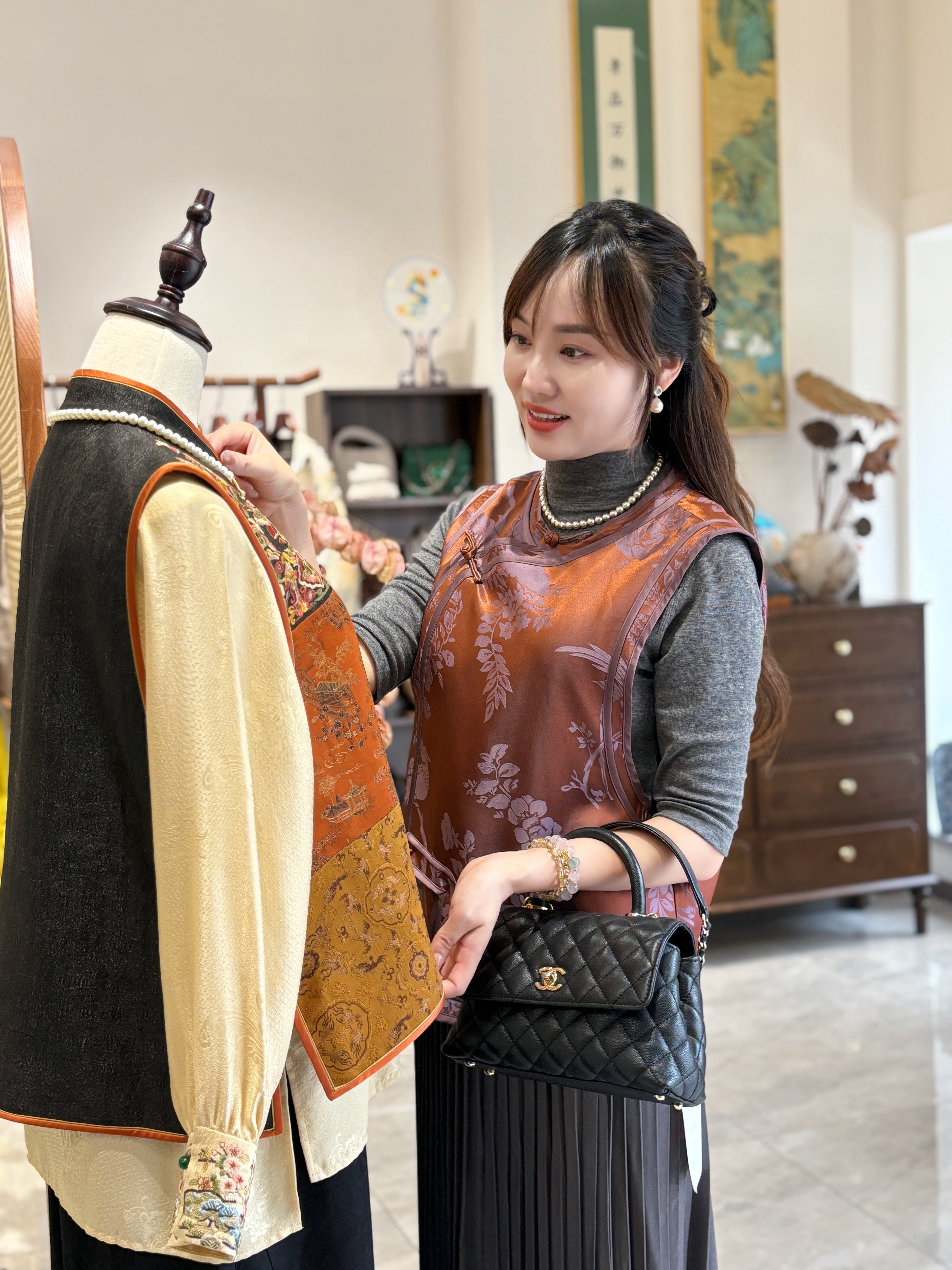 Purple Viscose Jacquard Vest – Modern Heritage Elegance by LUXE ORIENTA - Luxe Orienta CO., LIMITED