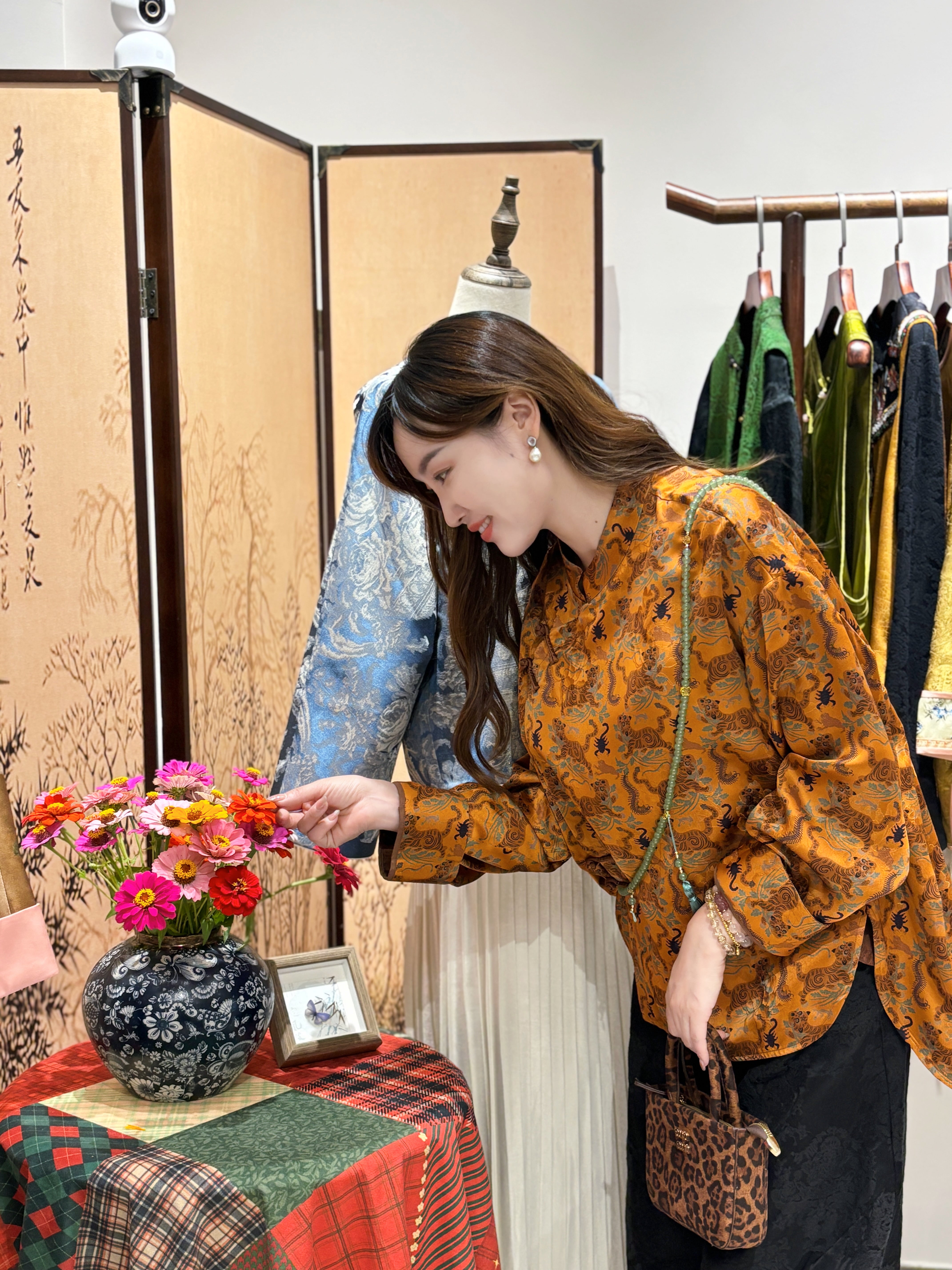 Brown Tiger & Five Poisons Xiangyunsha Blouse | Bold Chinese Heritage - Luxe Orienta CO., LIMITED