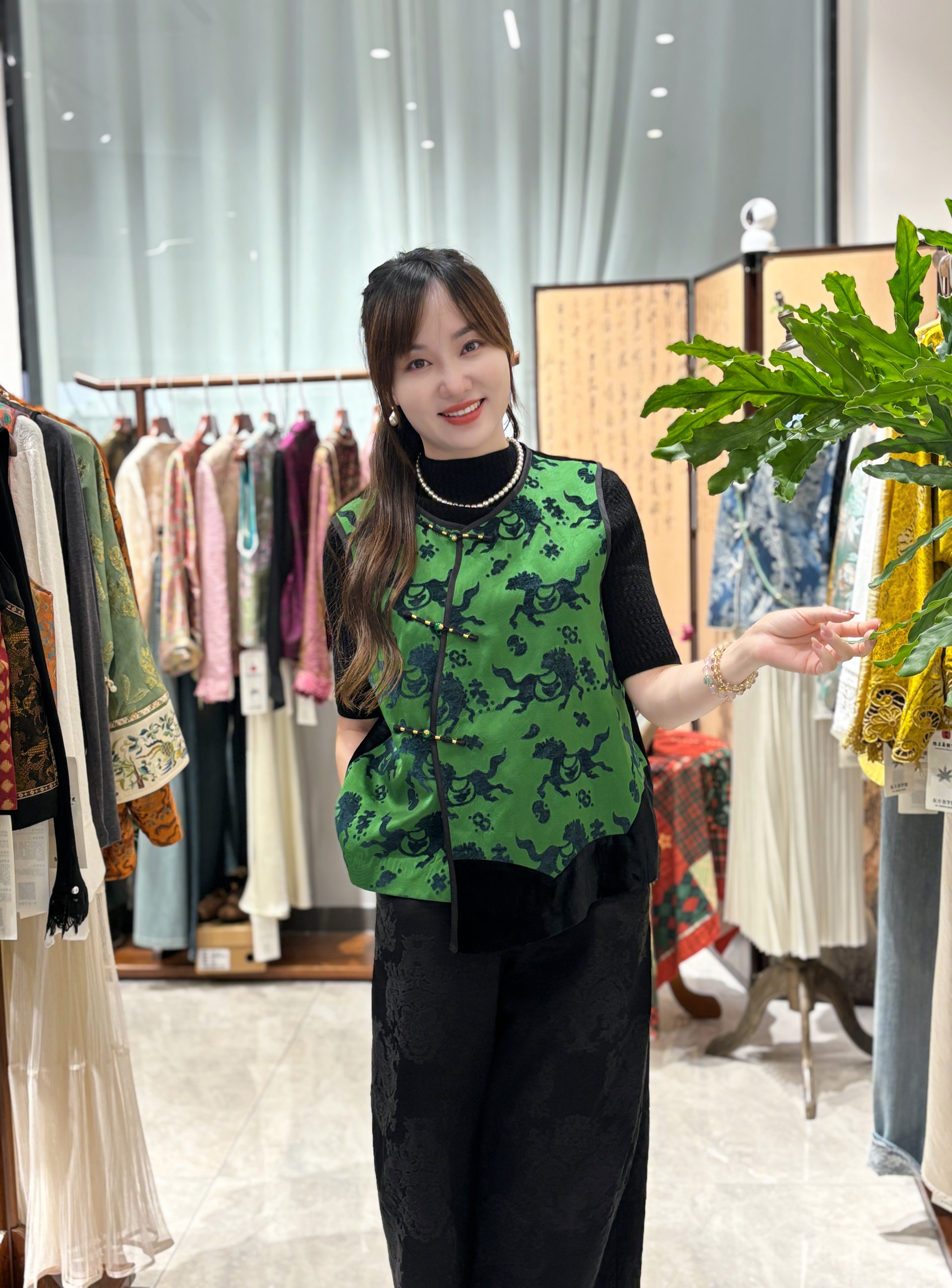 Green Velvet Vest | Luxe Orienta Modern Chinese Luxury Vest - Luxe Orienta CO., LIMITED