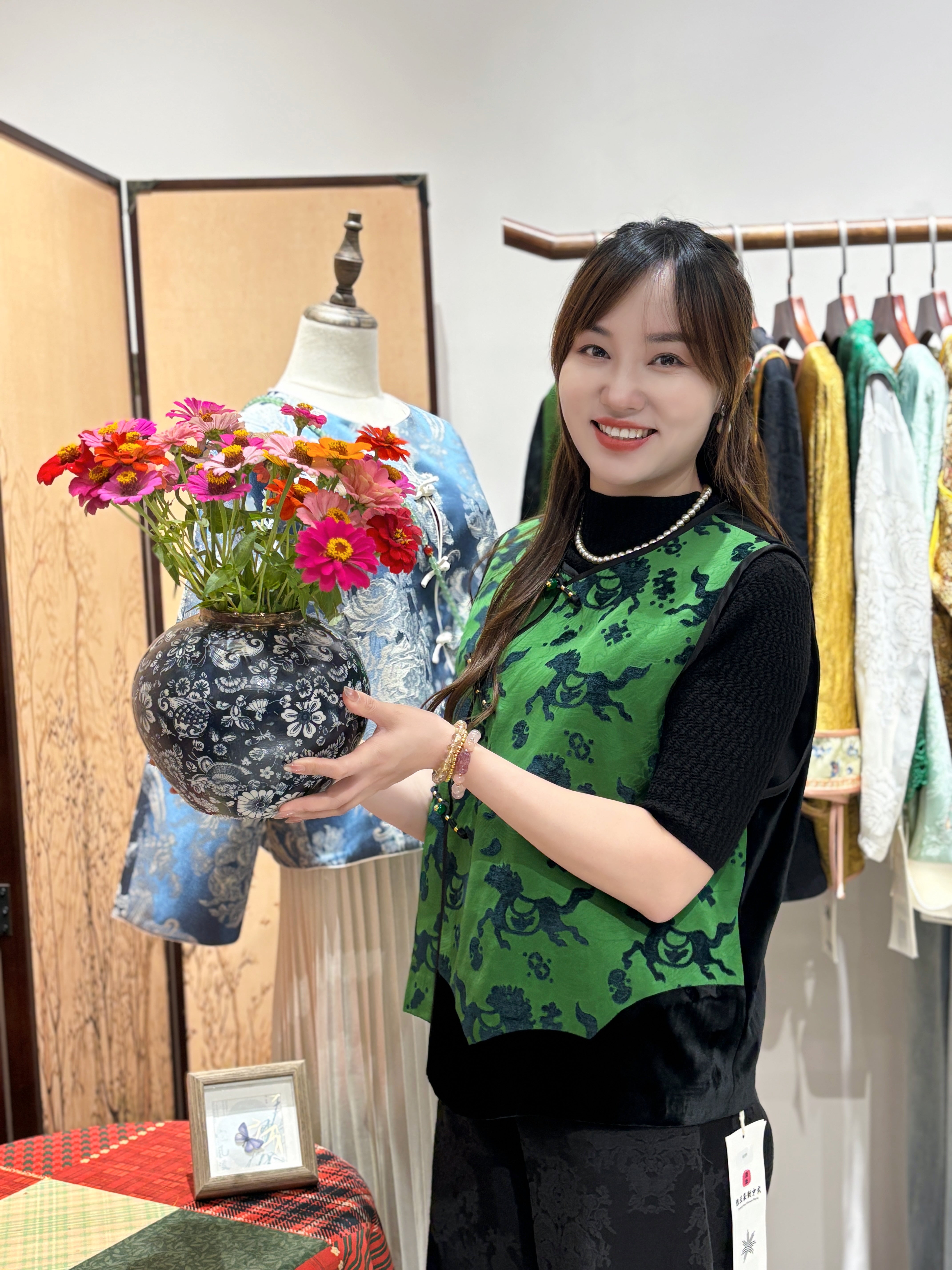 Green Velvet Vest | Luxe Orienta Modern Chinese Luxury Vest - Luxe Orienta CO., LIMITED