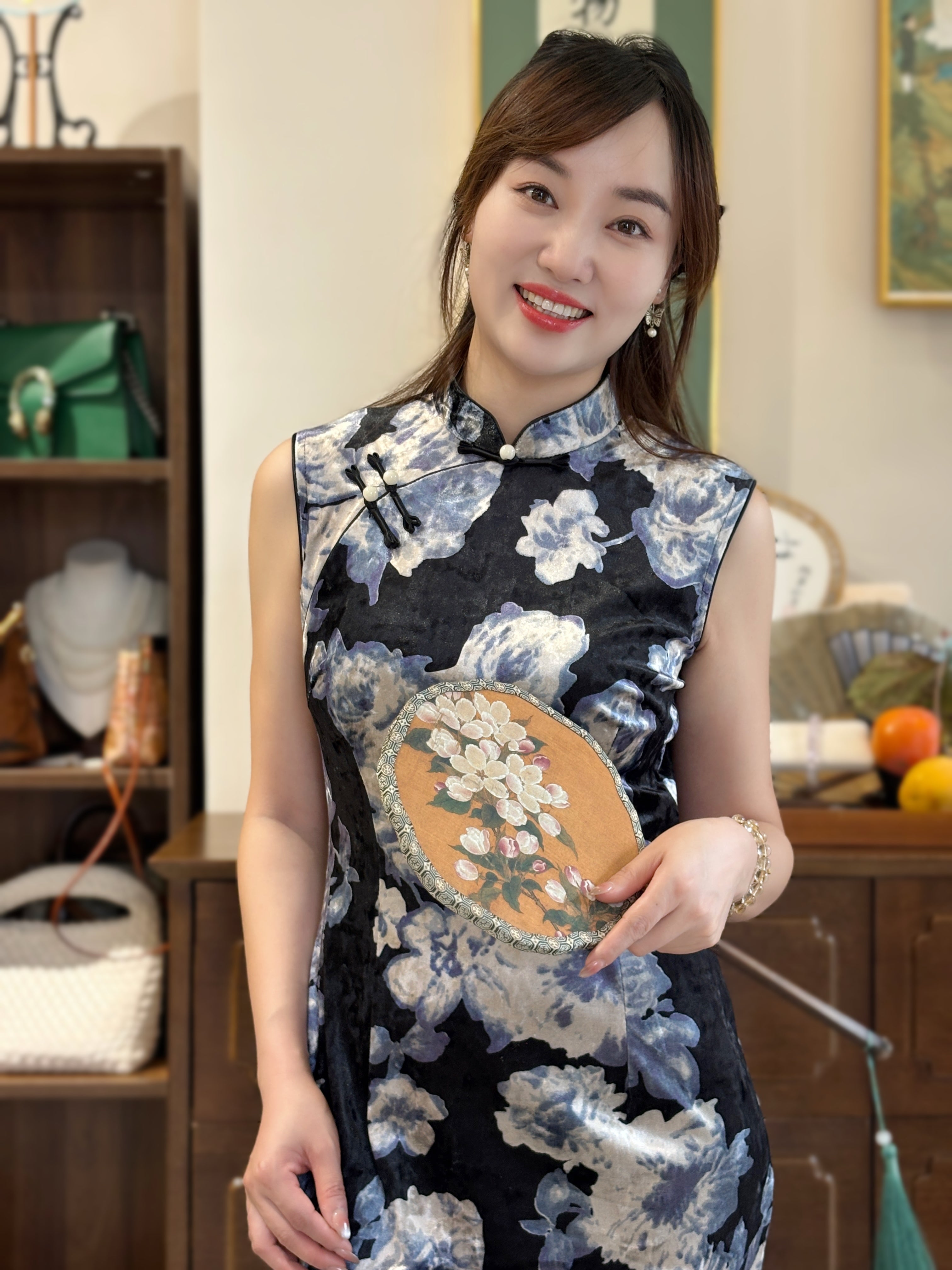 Black & Blue Floral Velvet Qipao | LUXE ORIENTA Modern Chinese Dress - Luxe Orienta CO., LIMITED