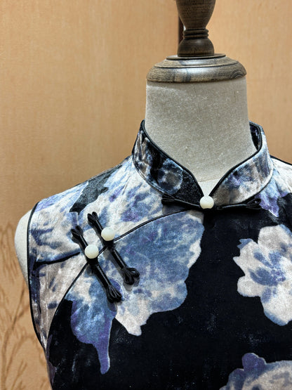 Black & Blue Floral Velvet Qipao | LUXE ORIENTA Modern Chinese Dress