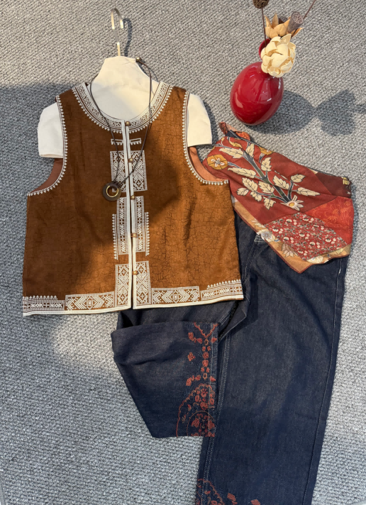 Brown Viscose Xiangyunsha Vest – Refined Oriental Simplicity by LUXE ORIENTA - Luxe Orienta CO., LIMITED